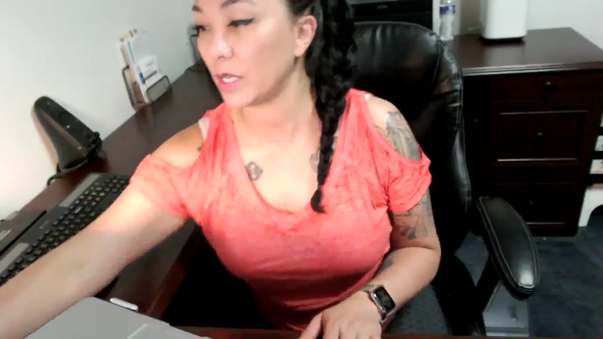 Gallery image thumbnail from MickaylaMoon's myfreecams stream on, 06/26/2024, 17:04 image 16 of 20