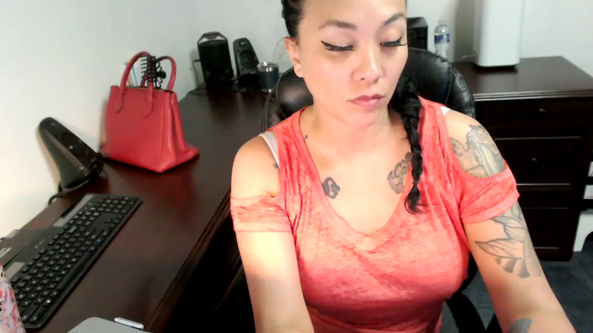 Gallery image thumbnail from MickaylaMoon's myfreecams stream on, 06/26/2024, 18:00 image 5 of 20