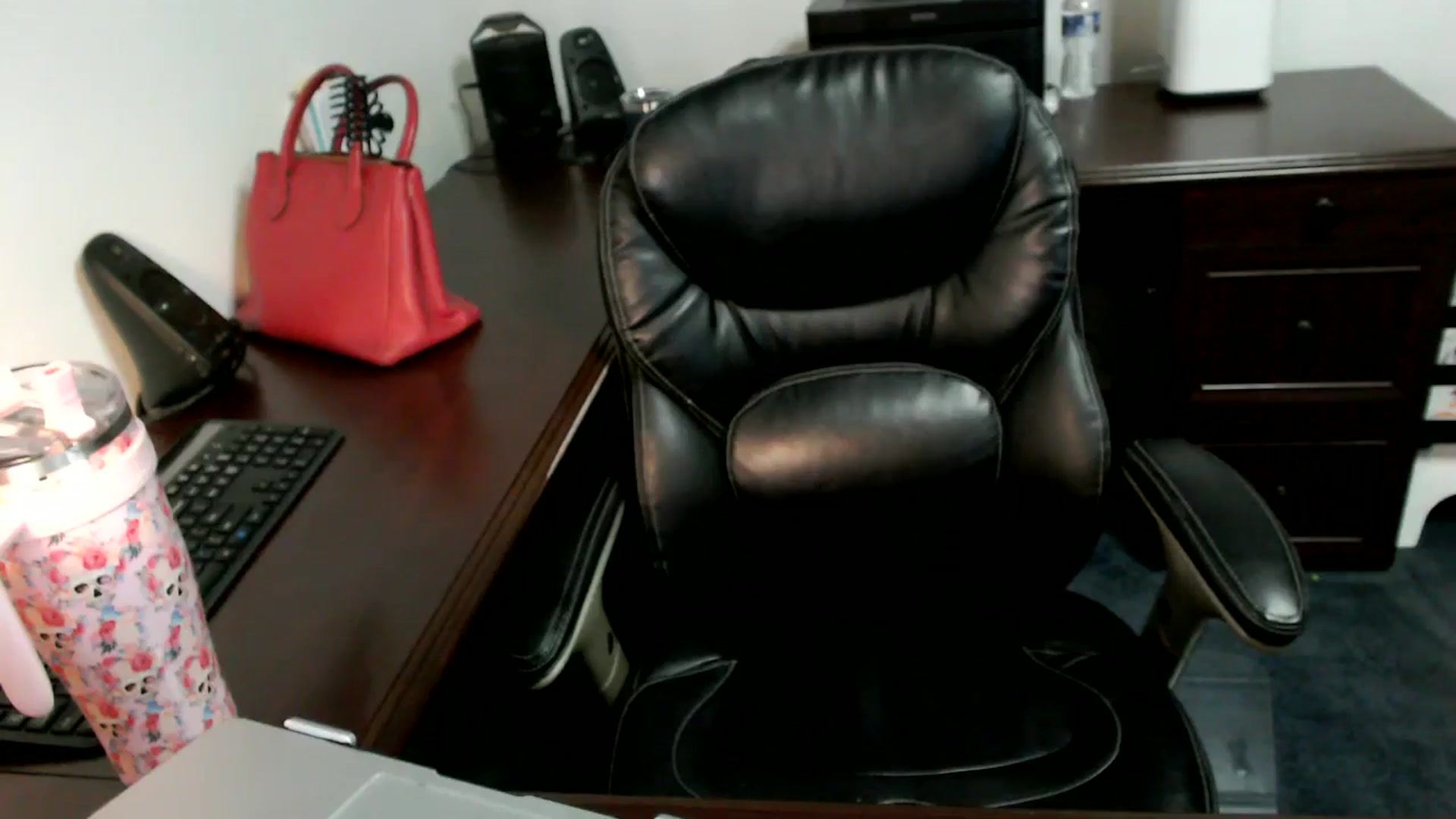 Gallery image thumbnail from MickaylaMoon's myfreecams stream on, 06/26/2024, 18:00 image 2 of 20