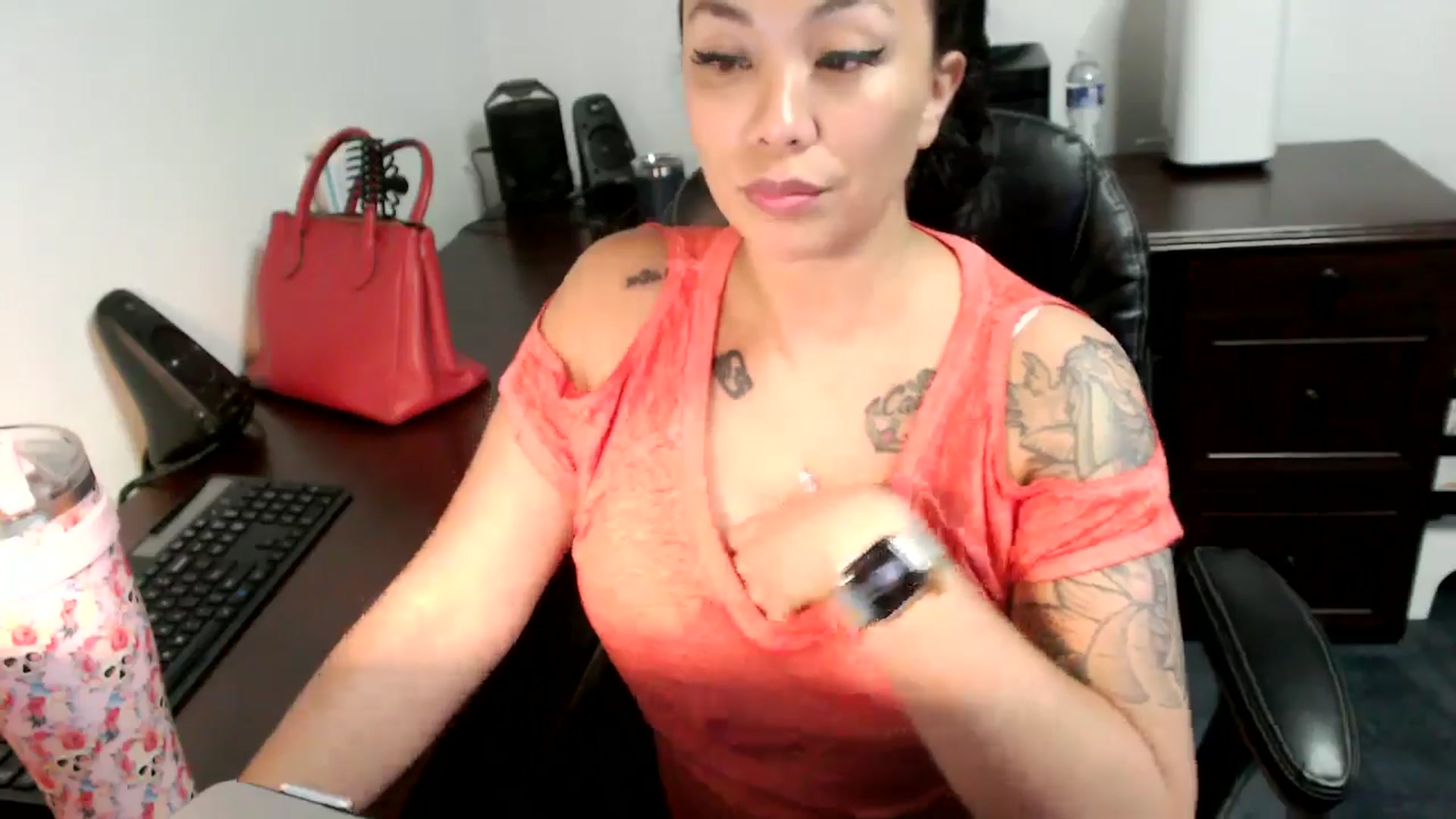Gallery image thumbnail from MickaylaMoon's myfreecams stream on, 06/26/2024, 18:00 image 11 of 20