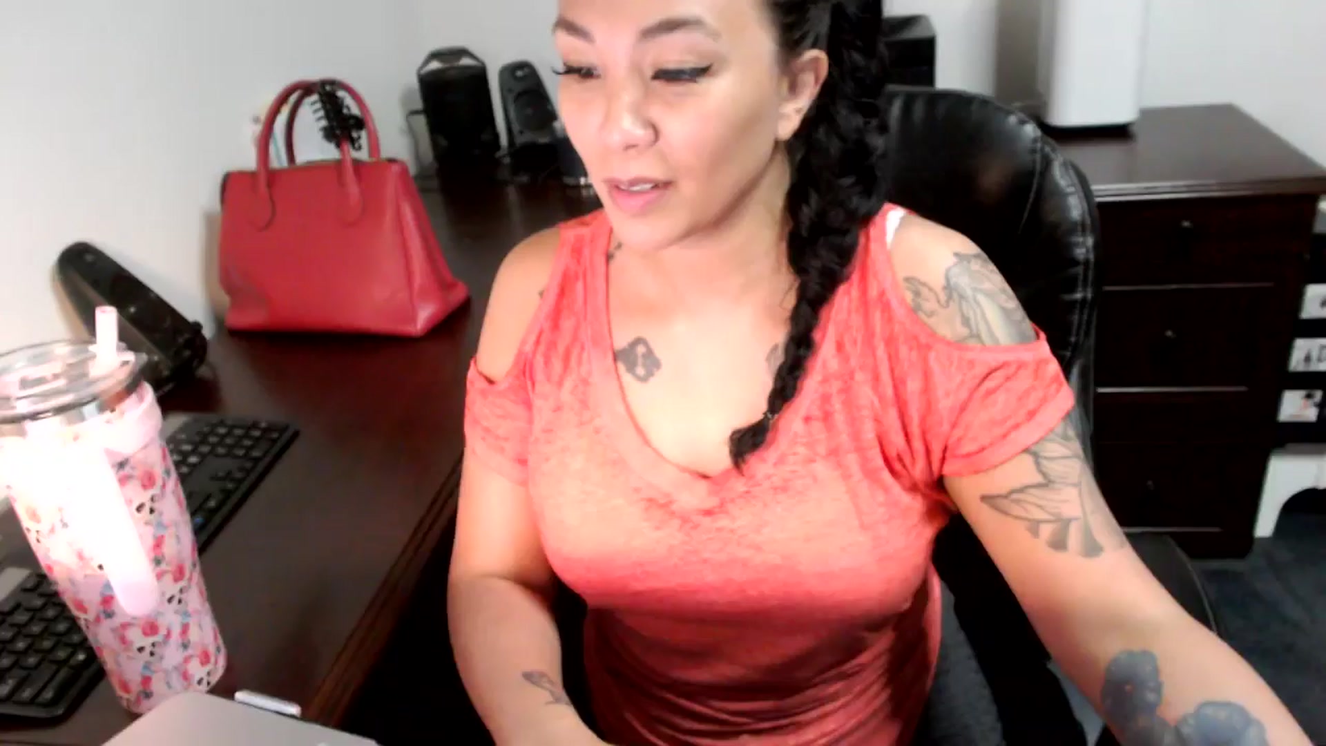 Gallery image thumbnail from MickaylaMoon's myfreecams stream on, 06/26/2024, 18:28 image 12 of 20