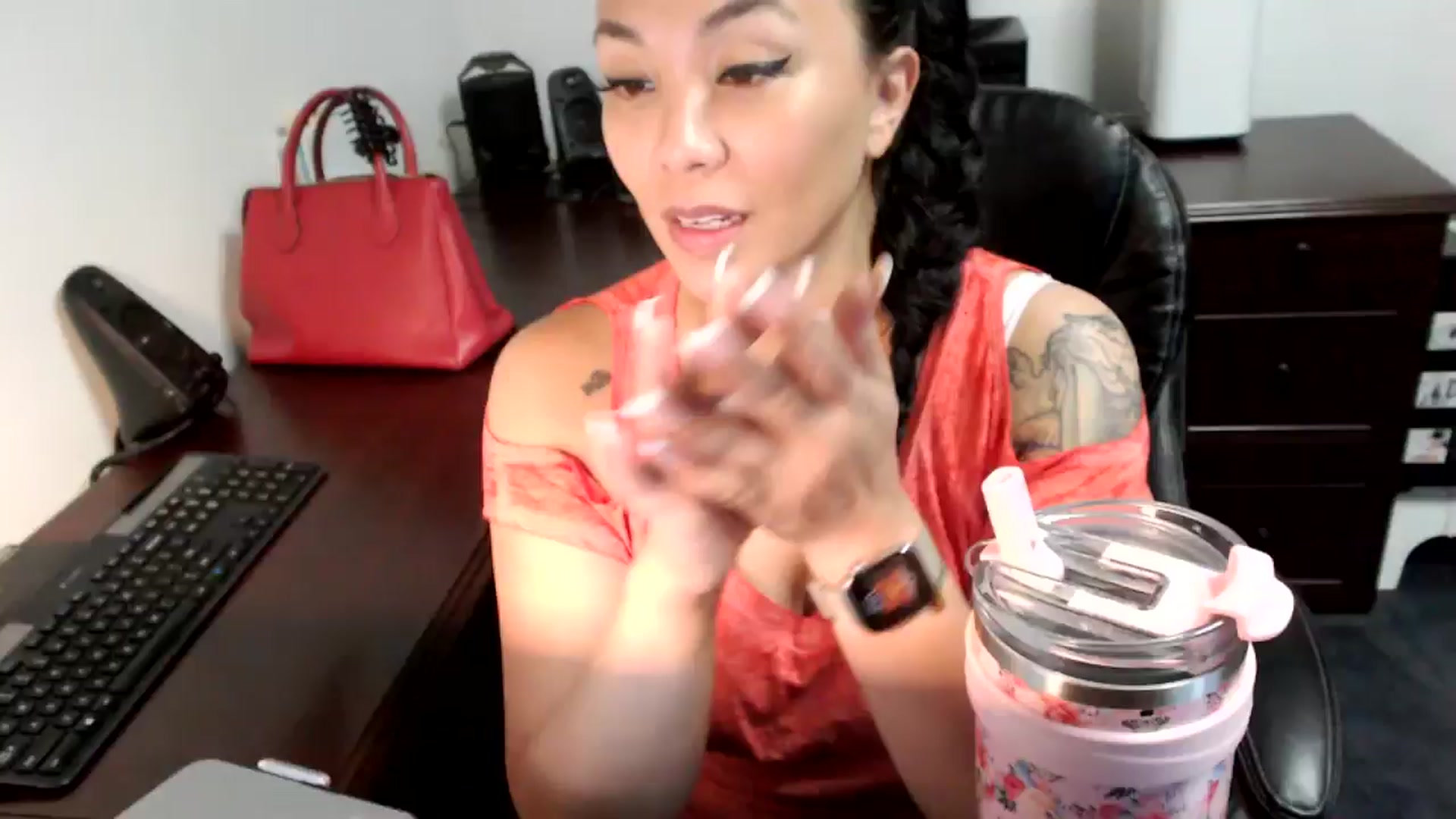 Gallery image thumbnail from MickaylaMoon's myfreecams stream on, 06/26/2024, 18:28 image 1 of 20
