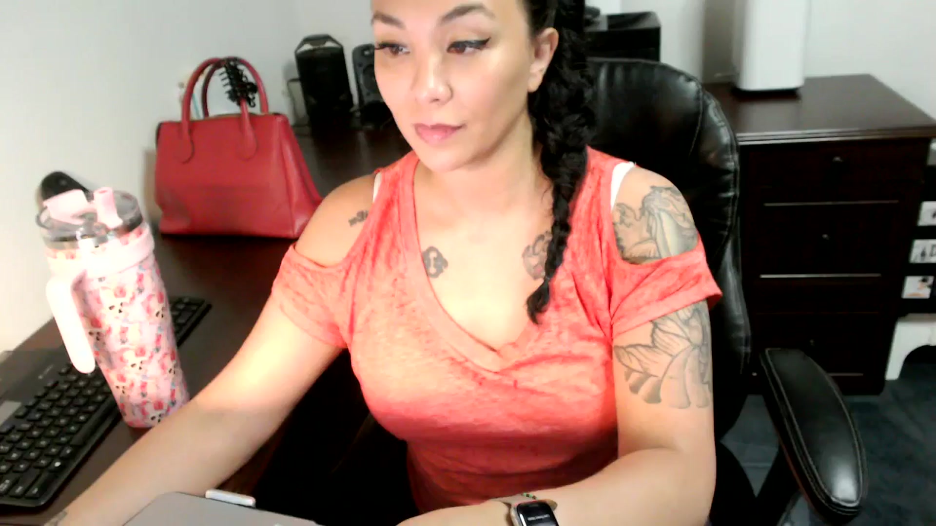 Gallery image thumbnail from MickaylaMoon's myfreecams stream on, 06/26/2024, 19:27 image 3 of 20