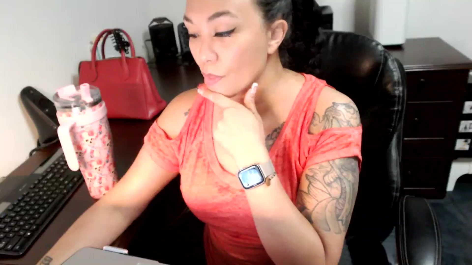 Gallery image thumbnail from MickaylaMoon's myfreecams stream on, 06/26/2024, 19:27 image 9 of 20