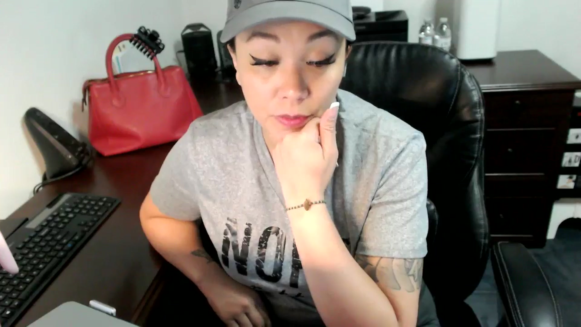 Gallery image thumbnail from MickaylaMoon's myfreecams stream on, 06/27/2024, 15:05 image 18 of 20