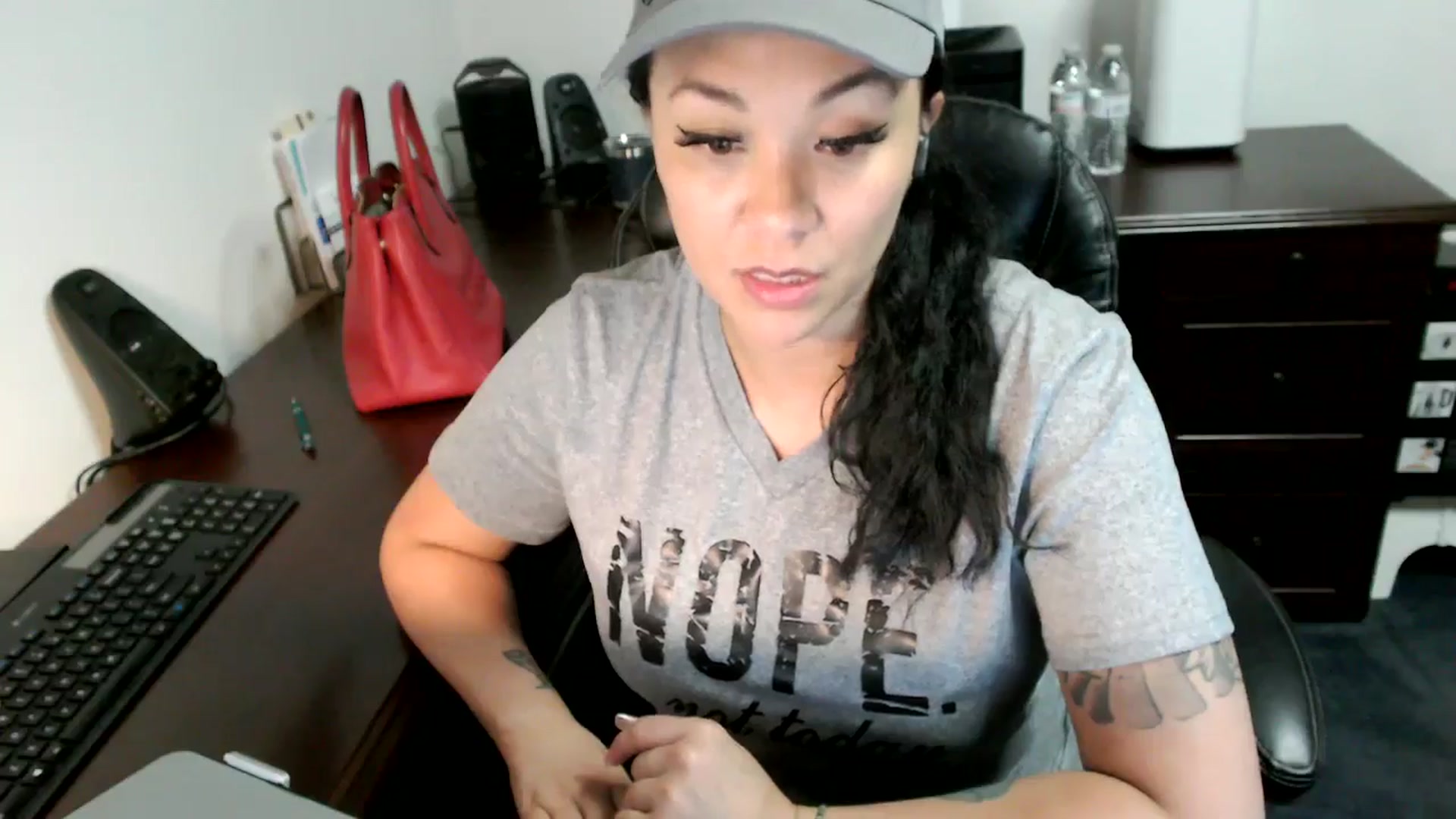 Gallery image thumbnail from MickaylaMoon's myfreecams stream on, 06/27/2024, 20:23 image 20 of 20