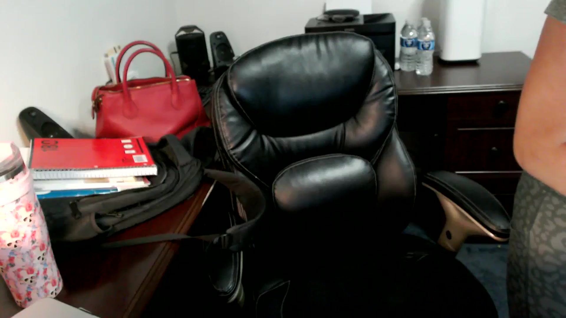 Gallery image thumbnail from MickaylaMoon's myfreecams stream on, 06/28/2024, 15:51 image 6 of 20