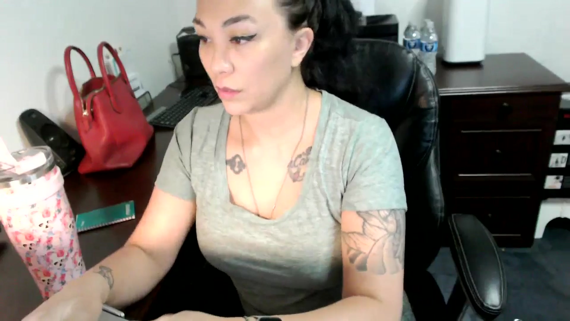 Gallery image thumbnail from MickaylaMoon's myfreecams stream on, 06/28/2024, 15:51 image 13 of 20