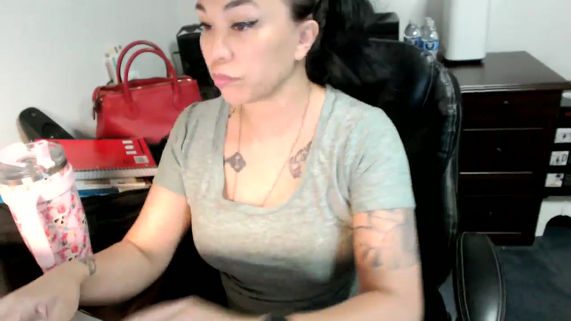 Gallery image thumbnail from MickaylaMoon's myfreecams stream on, 06/28/2024, 15:51 image 4 of 20