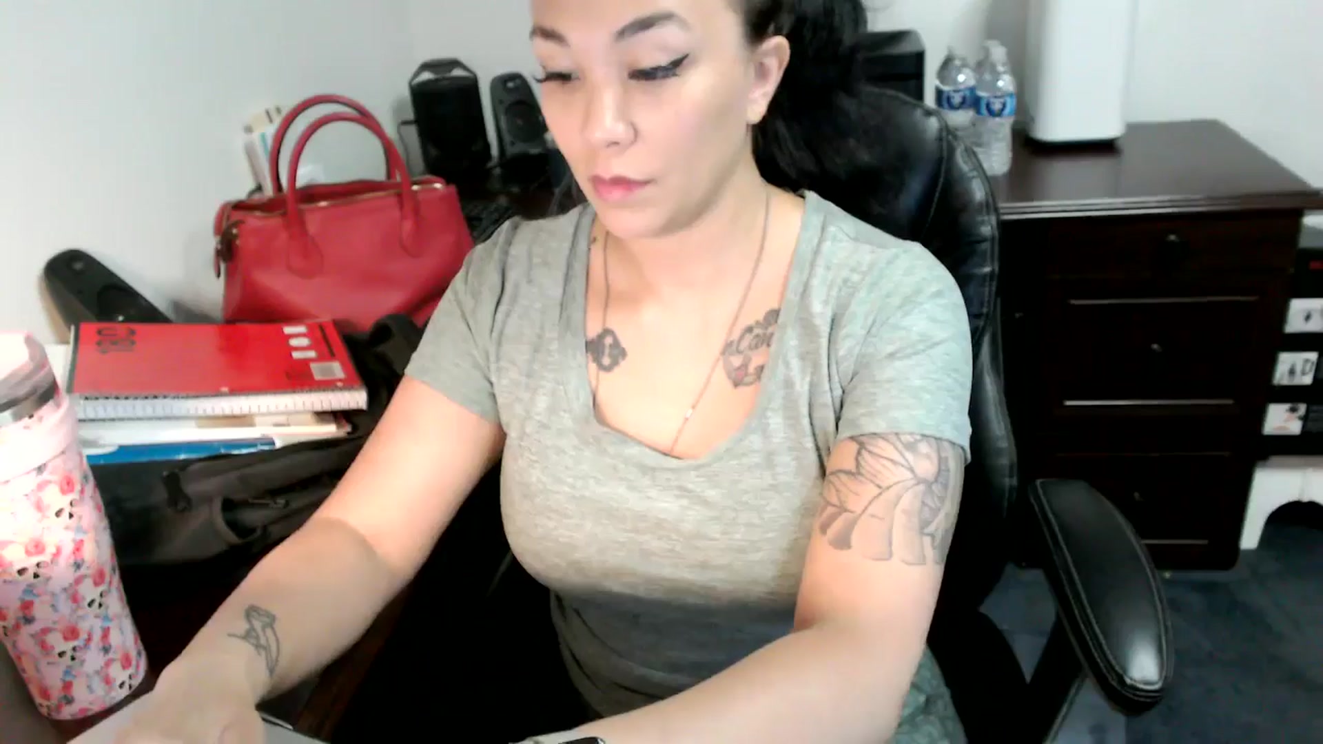 Gallery image thumbnail from MickaylaMoon's myfreecams stream on, 06/28/2024, 15:51 image 7 of 20