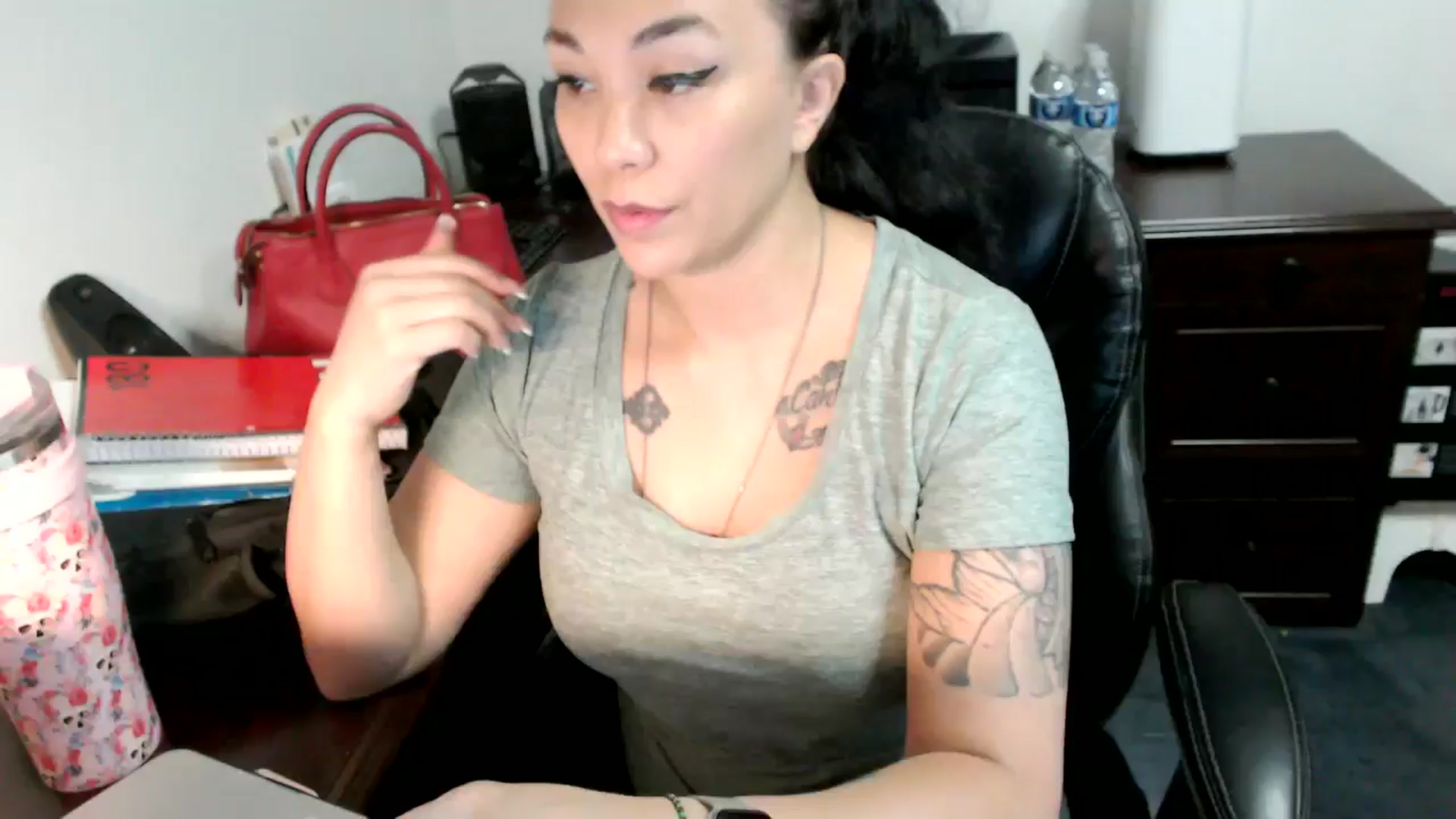 Gallery image thumbnail from MickaylaMoon's myfreecams stream on, 06/28/2024, 15:51 image 8 of 20