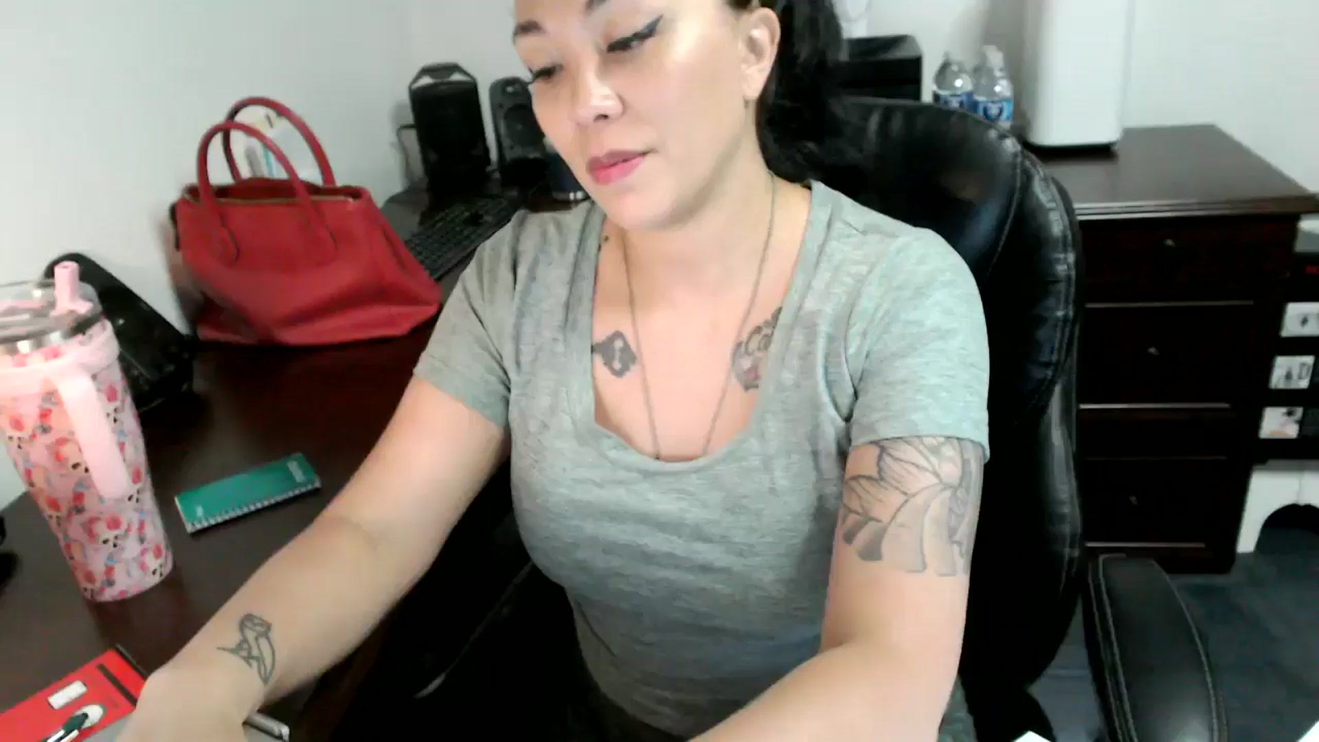 Gallery image thumbnail from MickaylaMoon's myfreecams stream on, 06/28/2024, 17:05 image 11 of 20