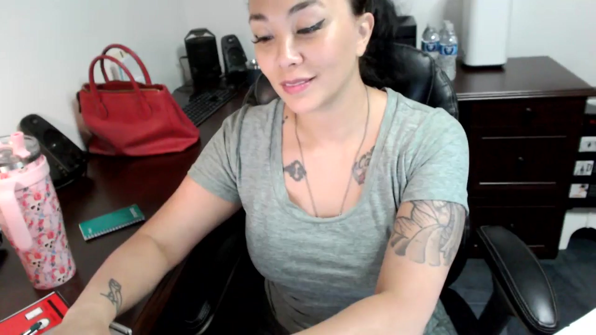 Gallery image thumbnail from MickaylaMoon's myfreecams stream on, 06/28/2024, 17:05 image 13 of 20