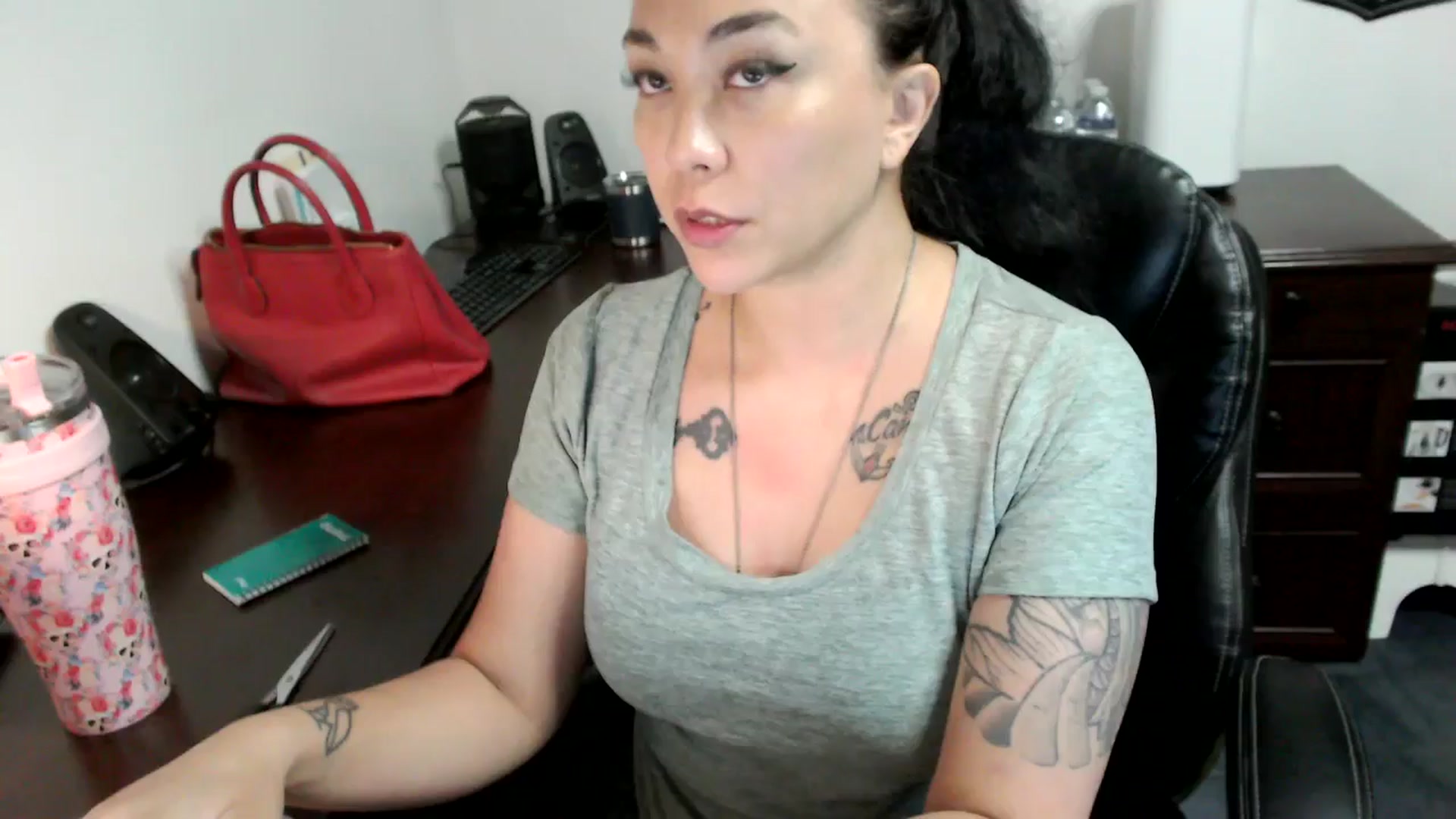 Gallery image thumbnail from MickaylaMoon's myfreecams stream on, 06/28/2024, 17:35 image 1 of 20
