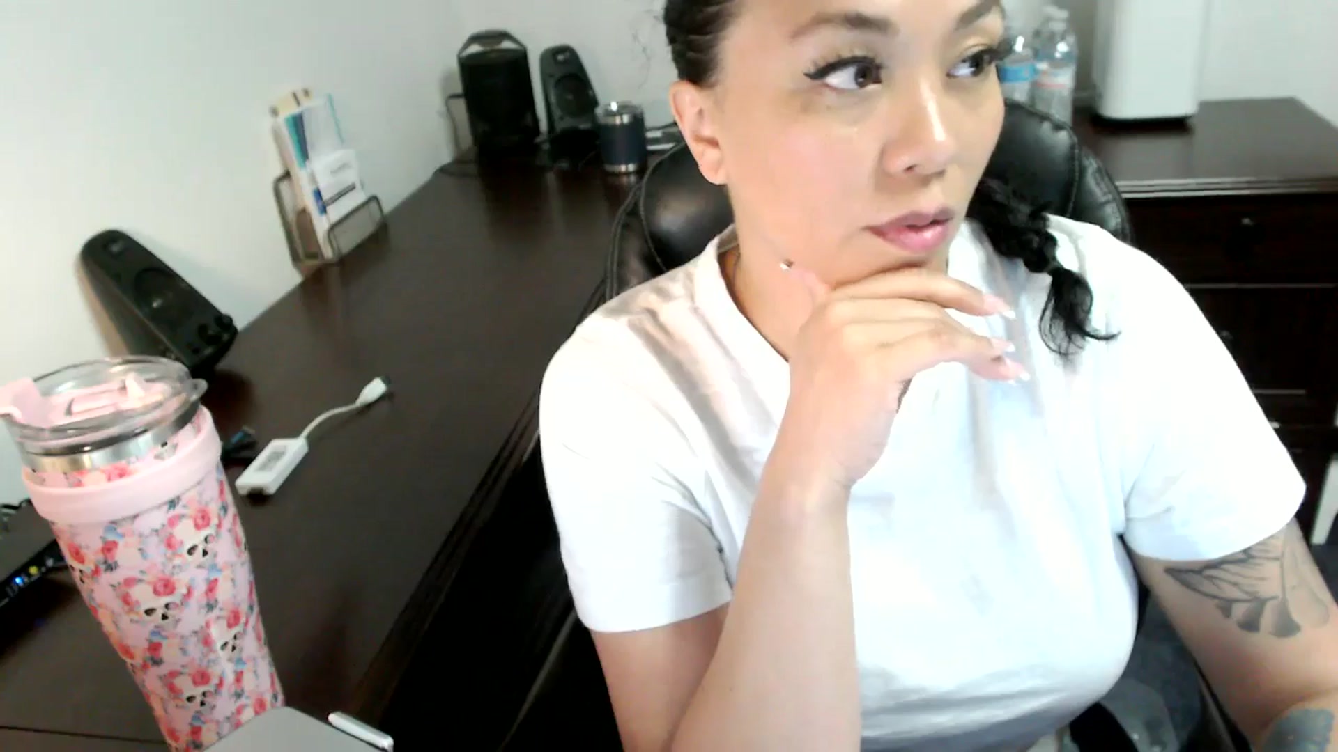 Gallery image thumbnail from MickaylaMoon's myfreecams stream on, 07/01/2024, 15:24 image 4 of 20