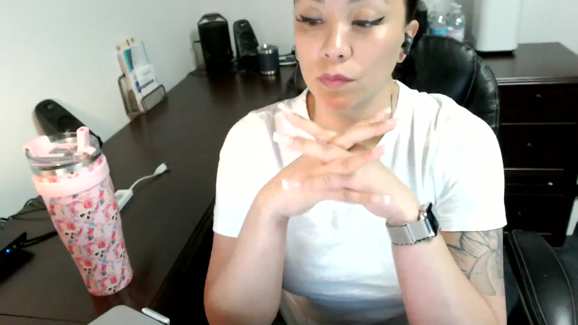 Gallery image thumbnail from MickaylaMoon's myfreecams stream on, 07/01/2024, 15:24 image 16 of 20