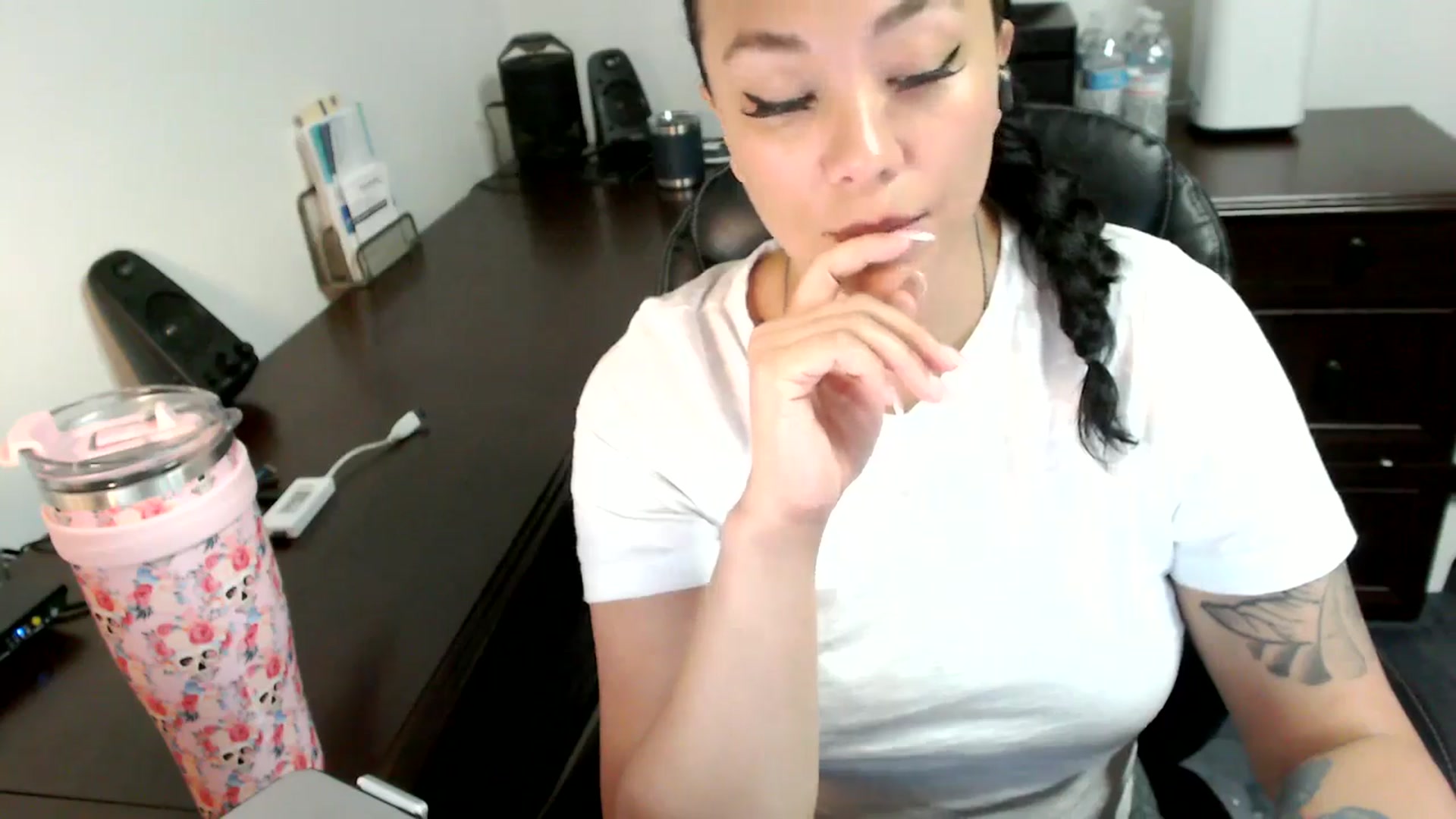 Gallery image thumbnail from MickaylaMoon's myfreecams stream on, 07/01/2024, 15:24 image 3 of 20
