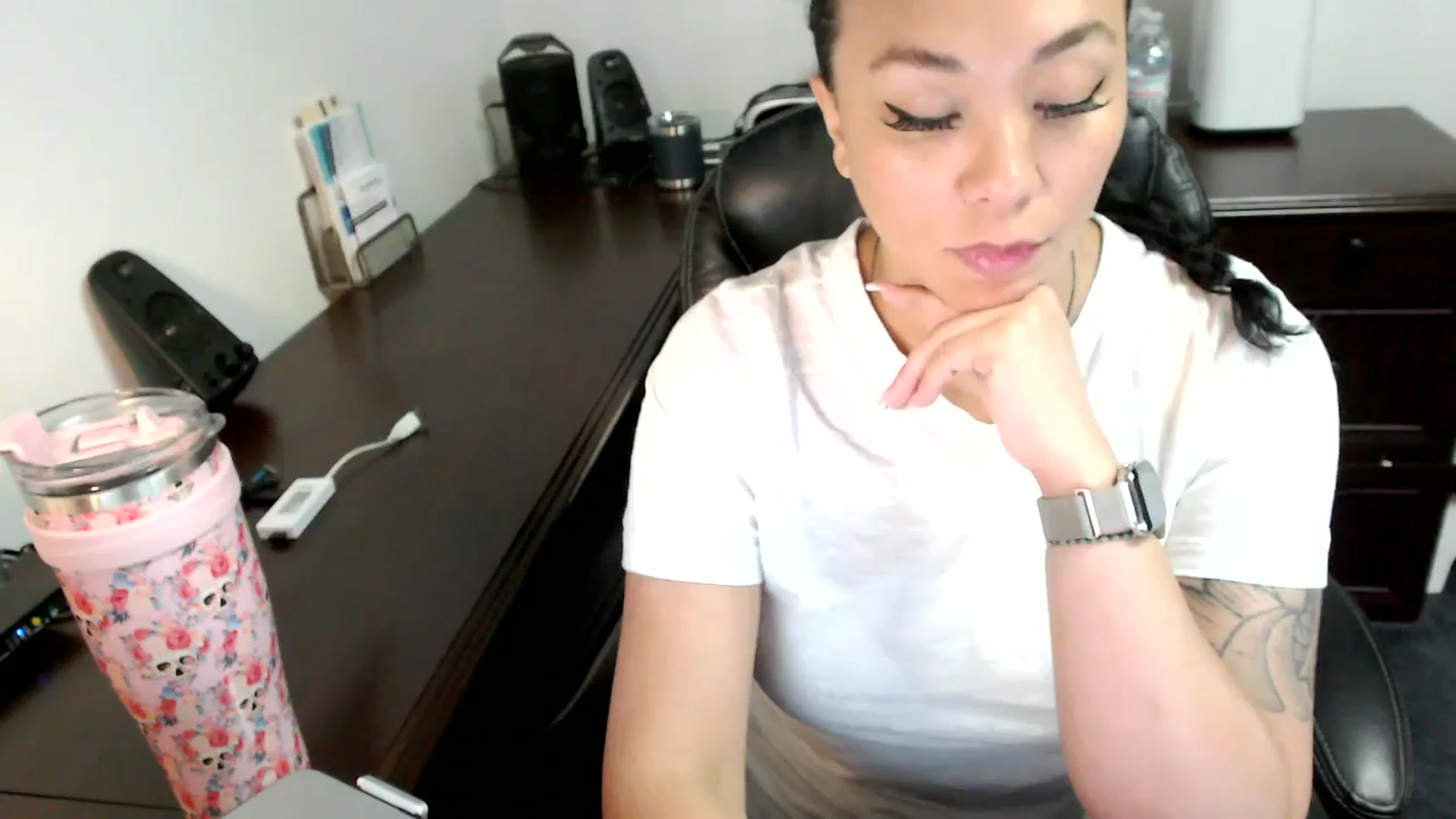Gallery image thumbnail from MickaylaMoon's myfreecams stream on, 07/01/2024, 15:24 image 10 of 20