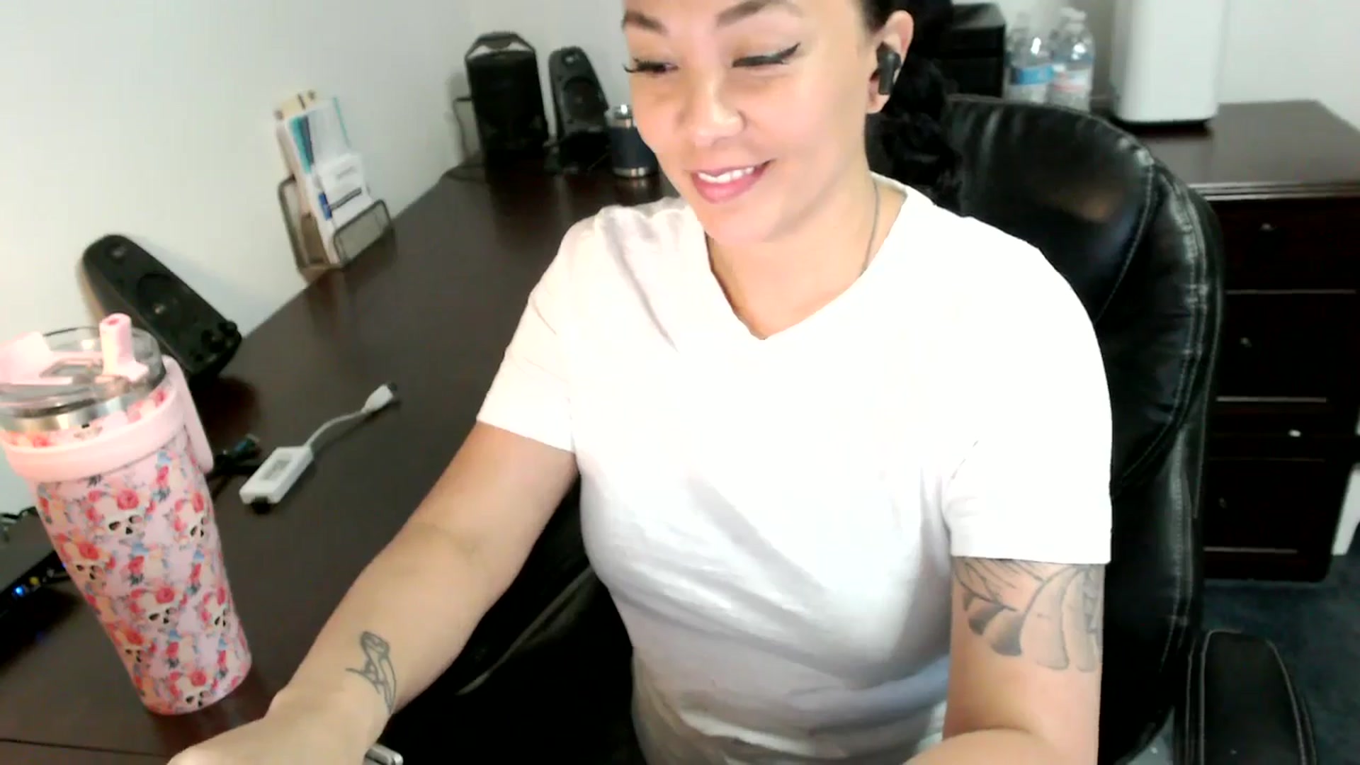 Gallery image thumbnail from MickaylaMoon's myfreecams stream on, 07/01/2024, 15:24 image 11 of 20