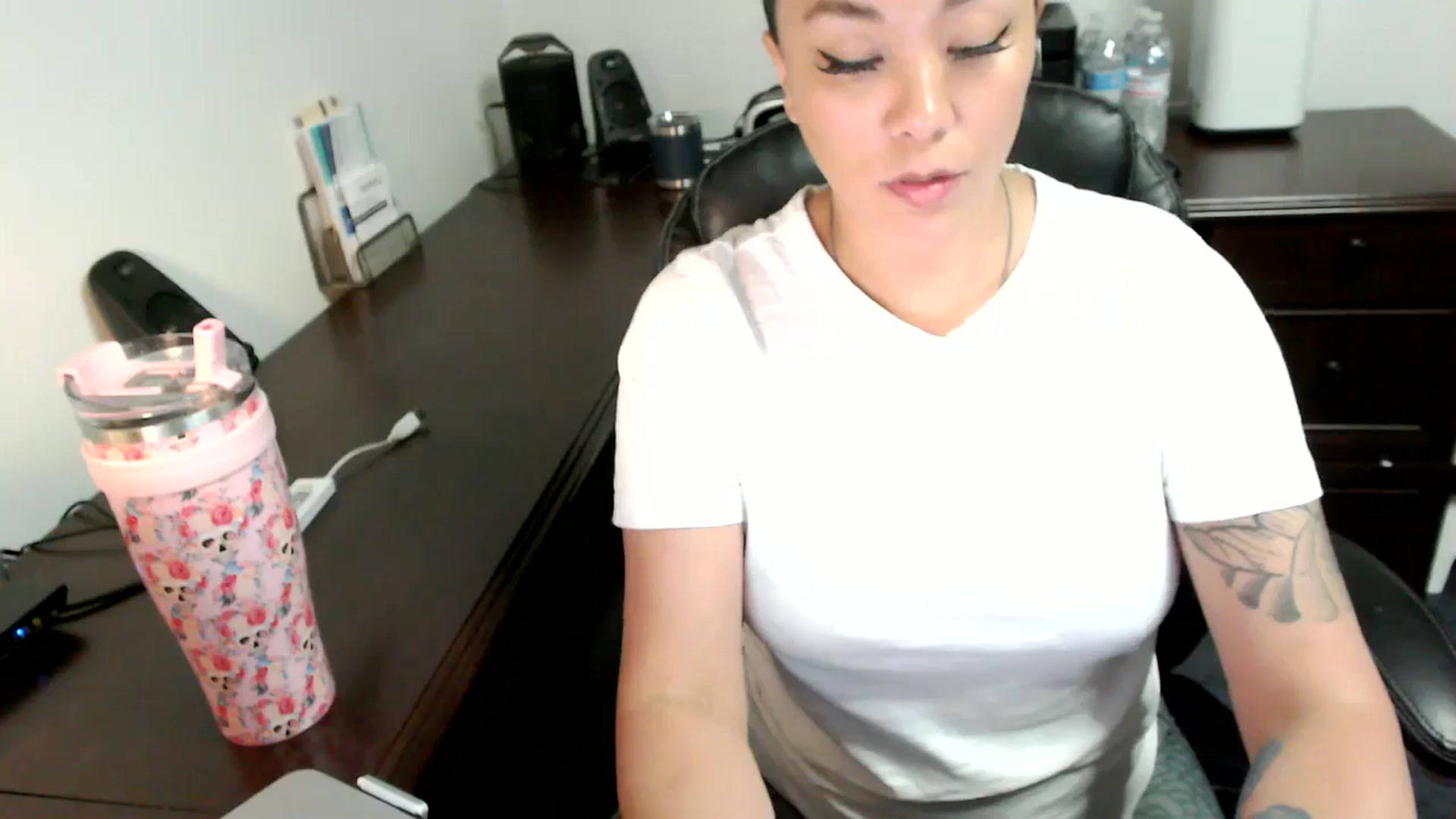 Gallery image thumbnail from MickaylaMoon's myfreecams stream on, 07/01/2024, 15:24 image 20 of 20