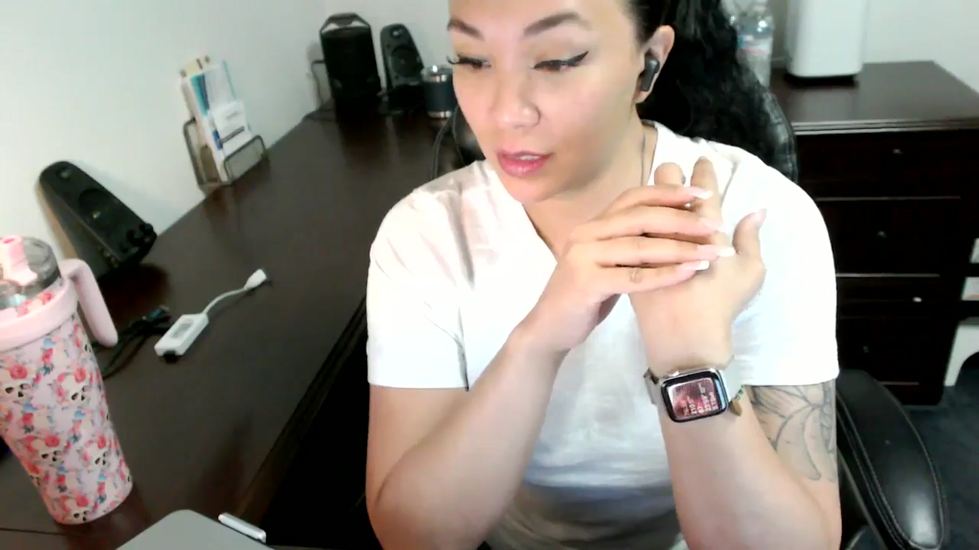 Gallery image thumbnail from MickaylaMoon's myfreecams stream on, 07/01/2024, 16:21 image 9 of 20