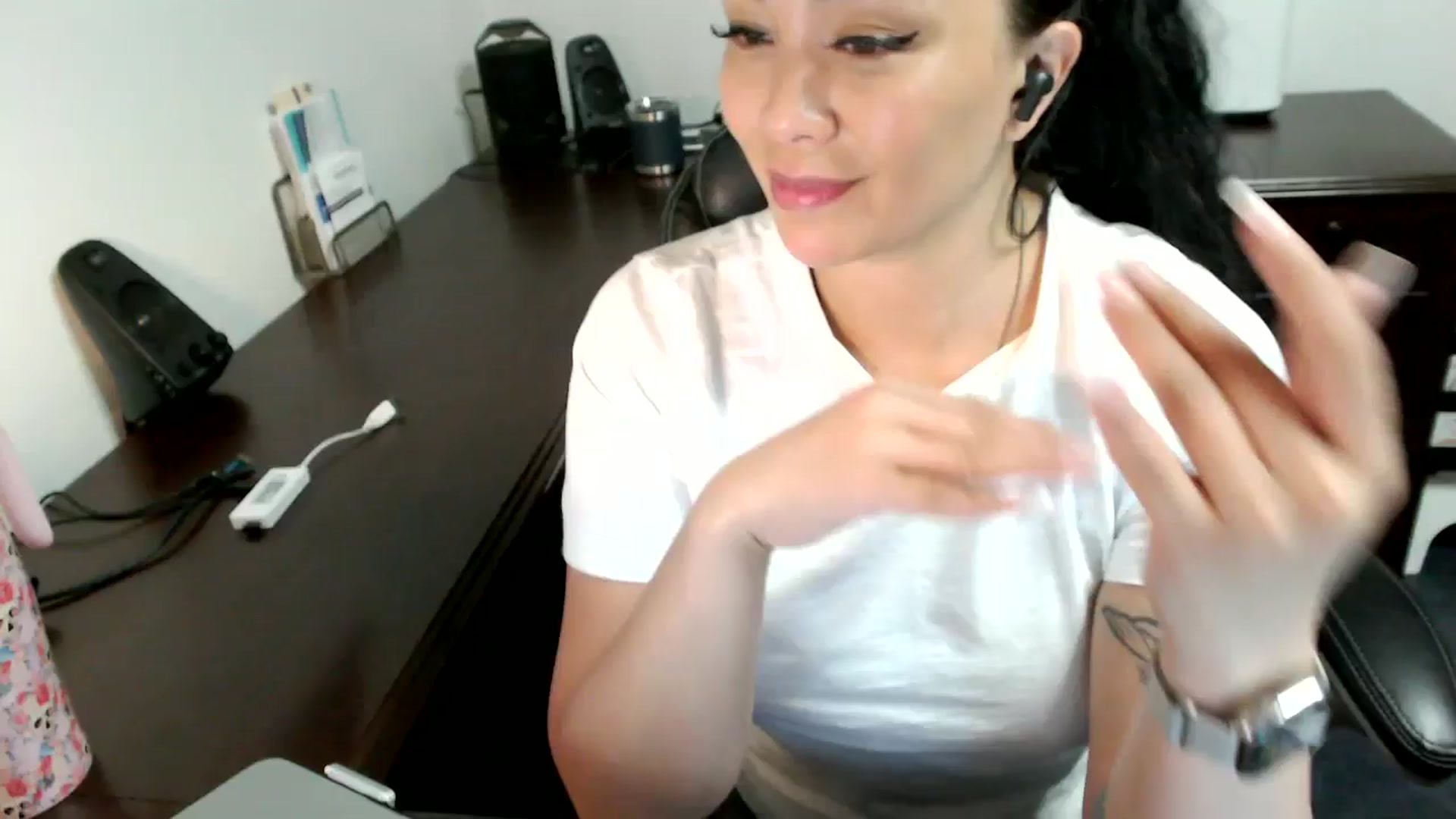 Gallery image thumbnail from MickaylaMoon's myfreecams stream on, 07/01/2024, 19:02 image 1 of 20