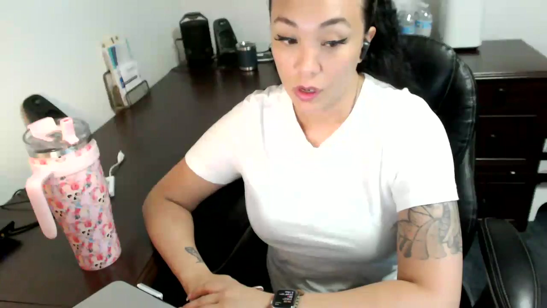 Gallery image thumbnail from MickaylaMoon's myfreecams stream on, 07/01/2024, 19:18 image 7 of 20