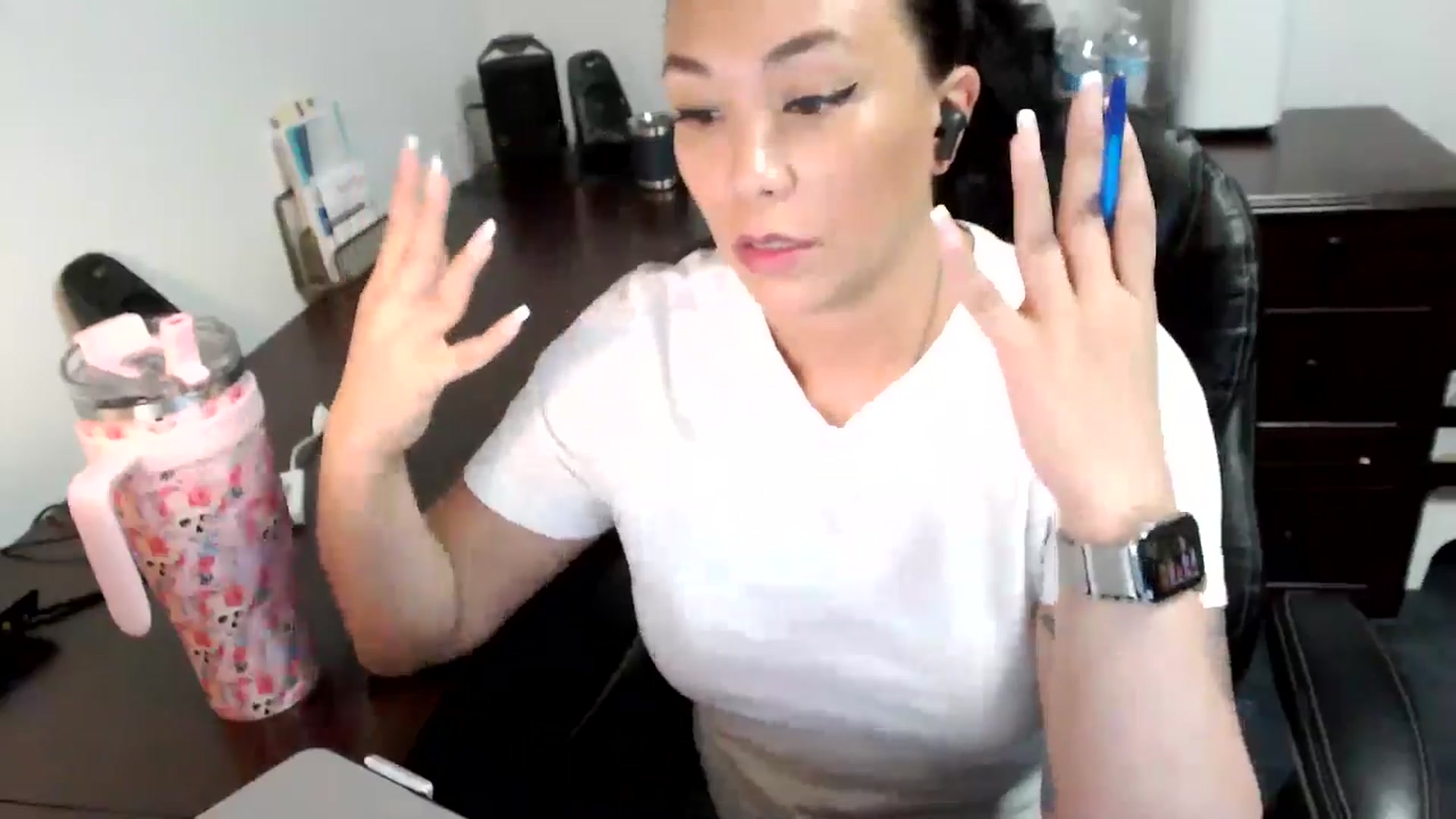 Gallery image thumbnail from MickaylaMoon's myfreecams stream on, 07/01/2024, 19:18 image 3 of 20