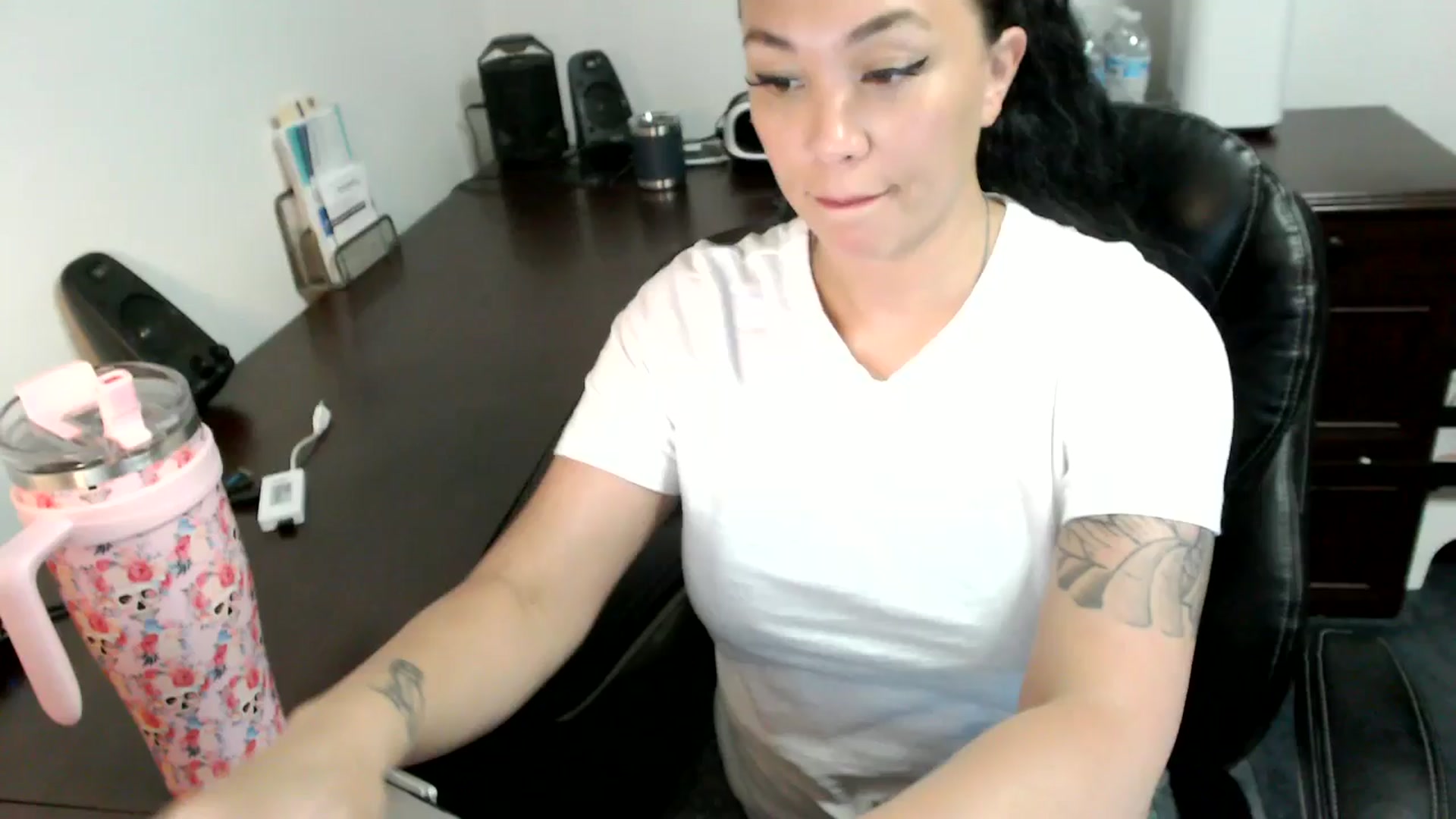 Gallery image thumbnail from MickaylaMoon's myfreecams stream on, 07/01/2024, 19:34 image 1 of 20