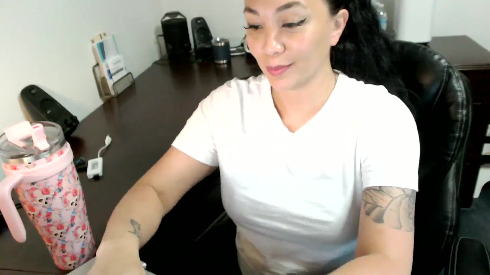 Gallery image thumbnail from MickaylaMoon's myfreecams stream on, 07/01/2024, 19:34 image 4 of 20
