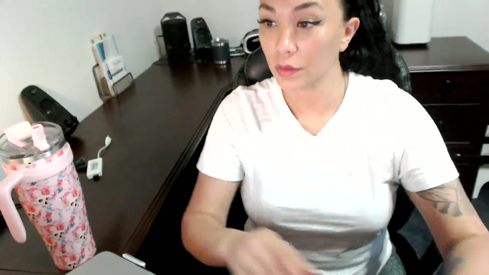 Gallery image thumbnail from MickaylaMoon's myfreecams stream on, 07/01/2024, 19:34 image 11 of 20