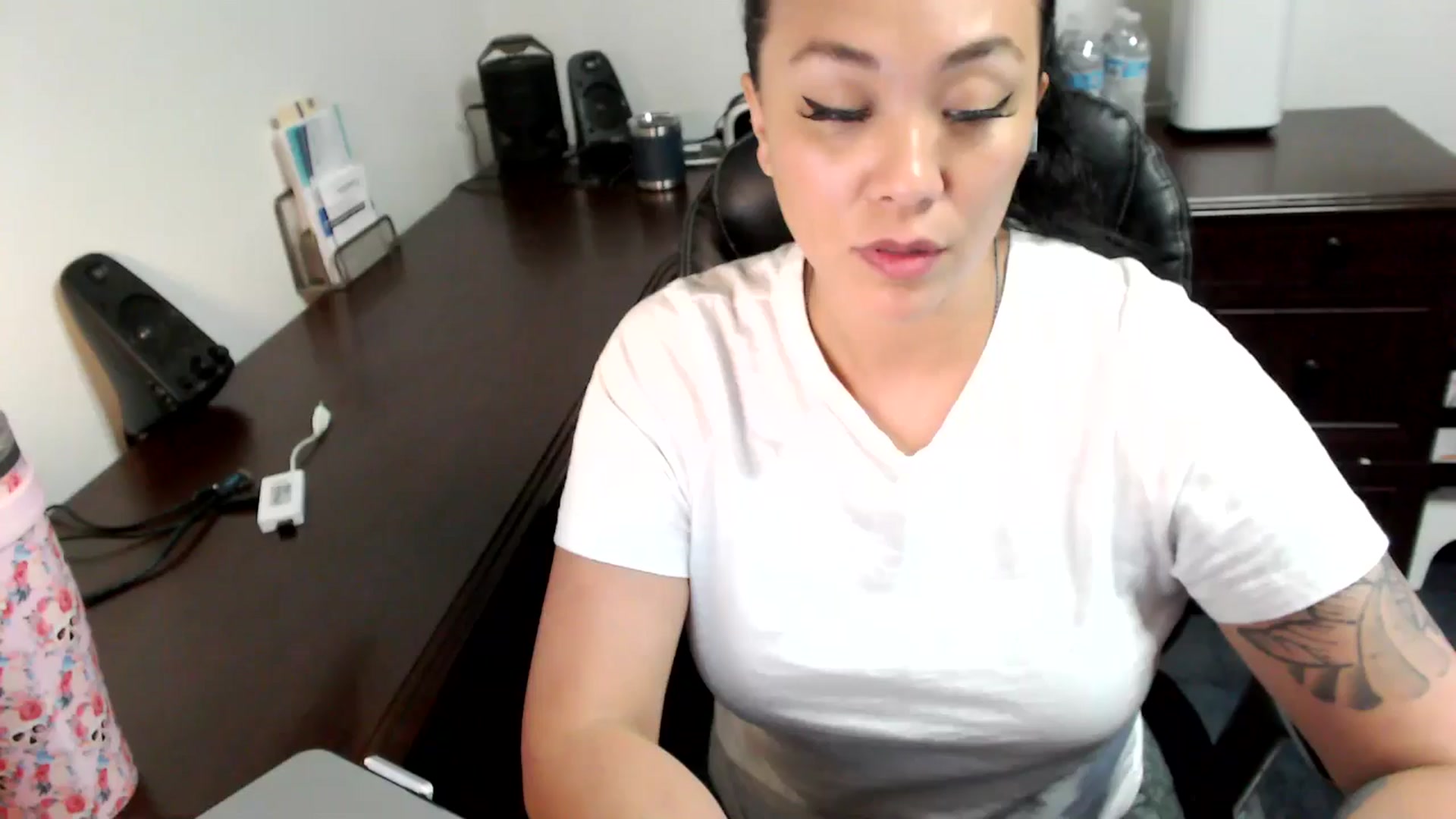 Gallery image thumbnail from MickaylaMoon's myfreecams stream on, 07/01/2024, 20:23 image 8 of 20