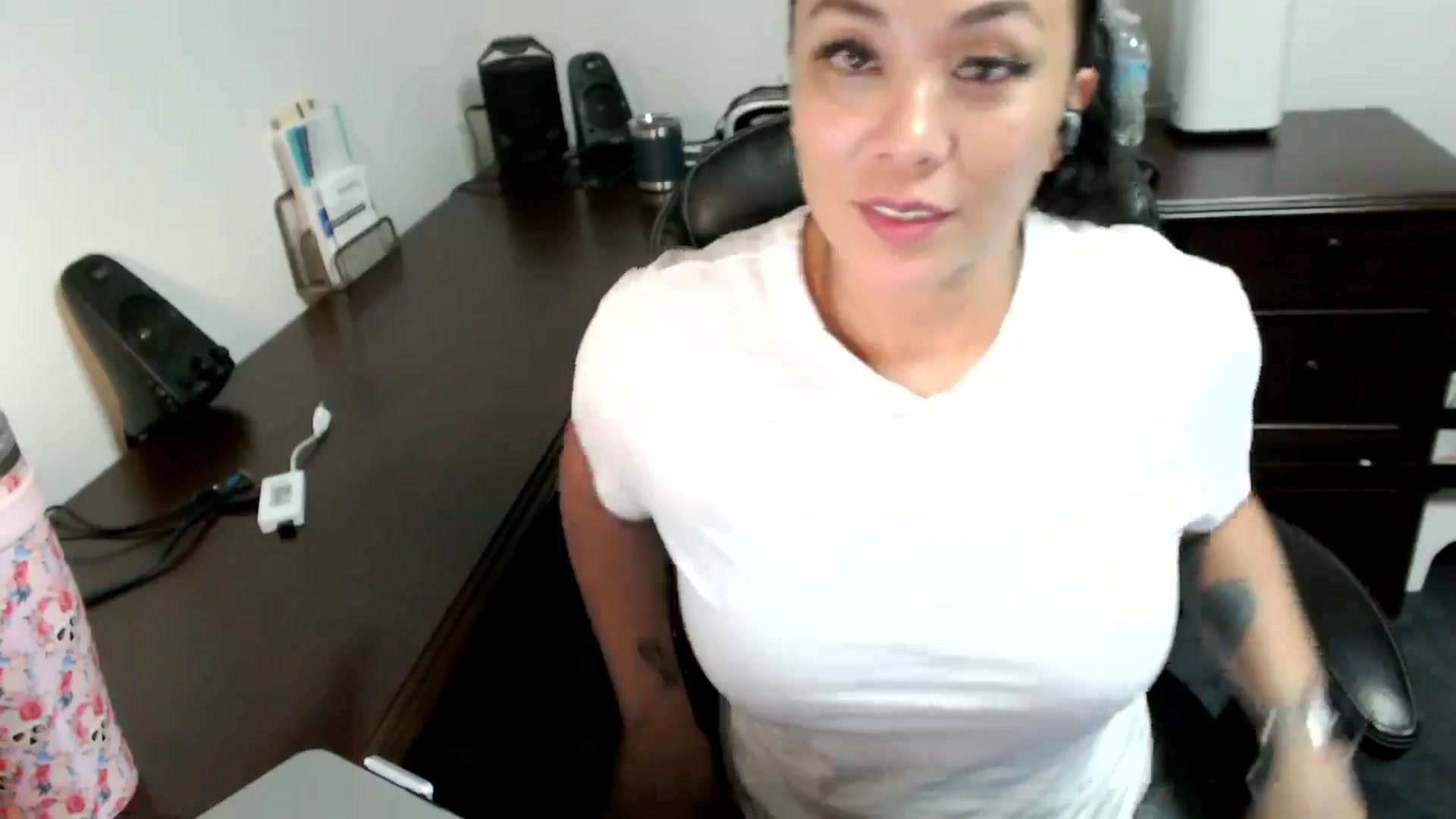 Gallery image thumbnail from MickaylaMoon's myfreecams stream on, 07/01/2024, 20:23 image 9 of 20