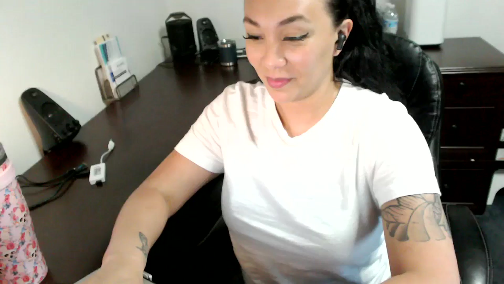 Gallery image thumbnail from MickaylaMoon's myfreecams stream on, 07/01/2024, 20:23 image 13 of 20