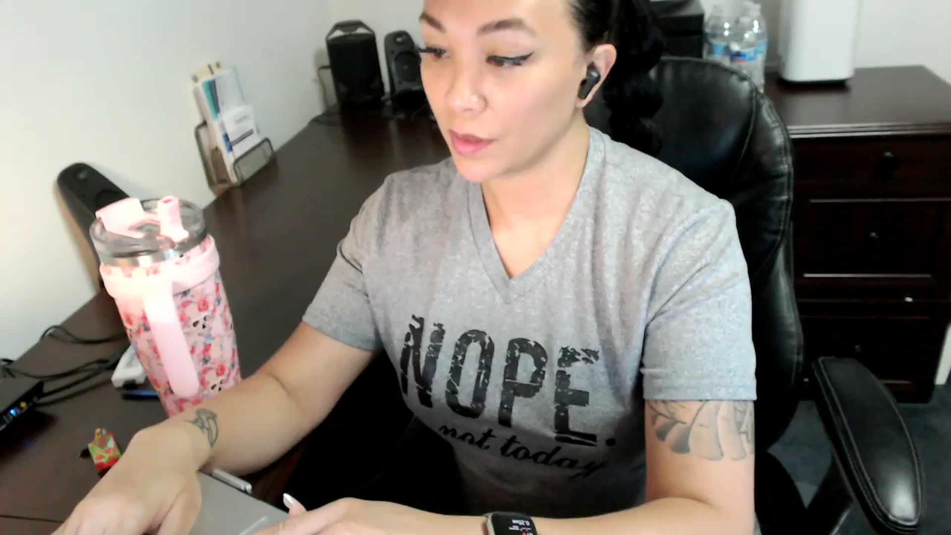 Gallery image thumbnail from MickaylaMoon's myfreecams stream on, 07/02/2024, 15:28 image 19 of 20