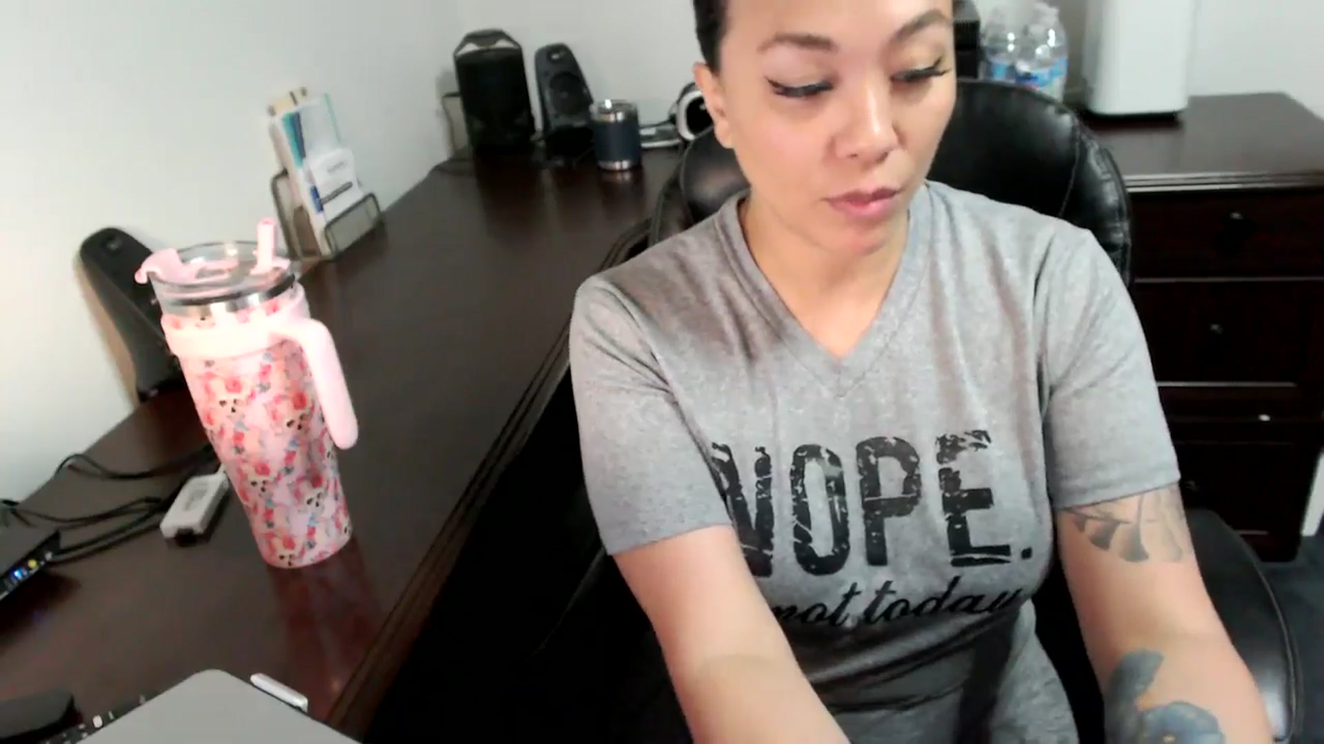 Gallery image thumbnail from MickaylaMoon's myfreecams stream on, 07/02/2024, 15:28 image 4 of 20