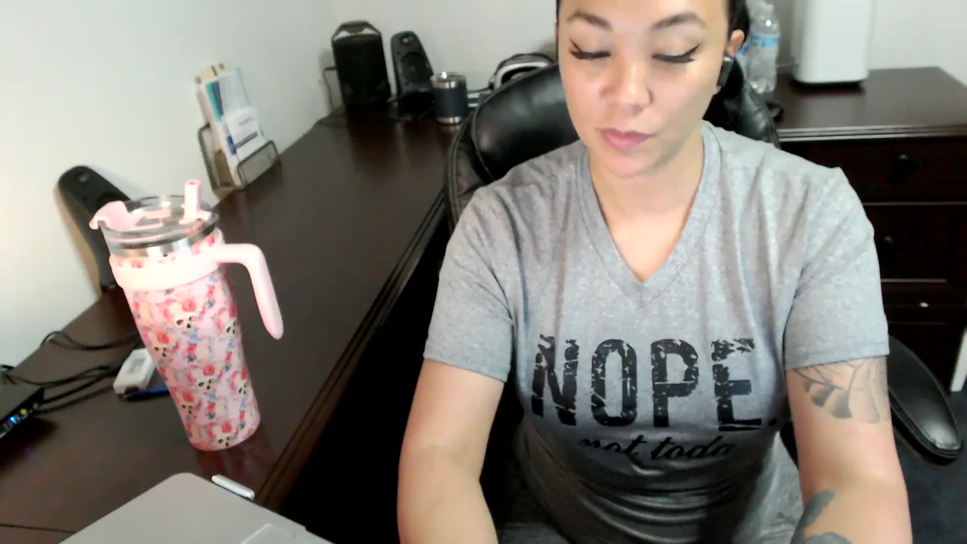 Gallery image thumbnail from MickaylaMoon's myfreecams stream on, 07/02/2024, 16:19 image 13 of 20