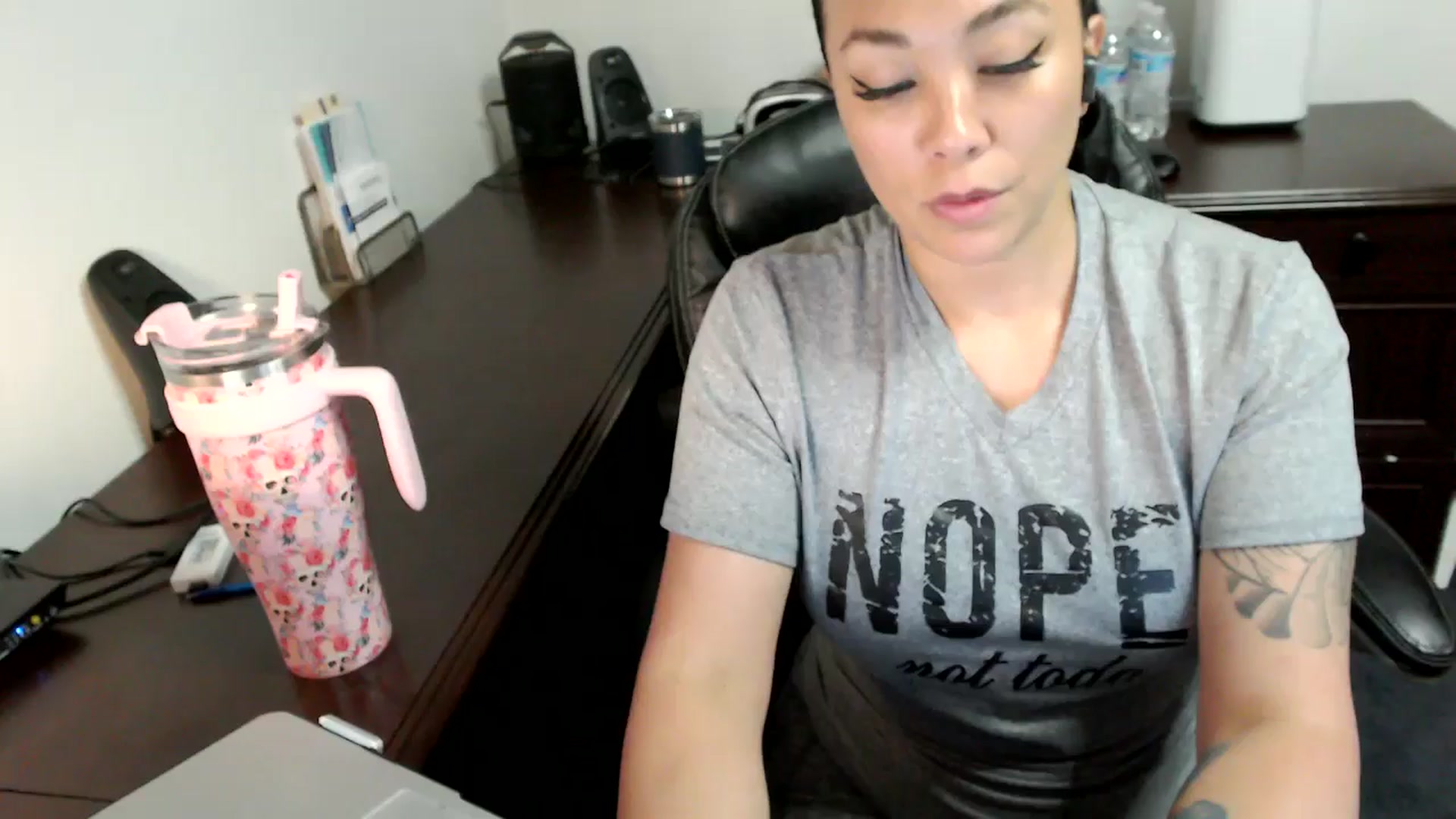 Gallery image thumbnail from MickaylaMoon's myfreecams stream on, 07/02/2024, 16:19 image 15 of 20