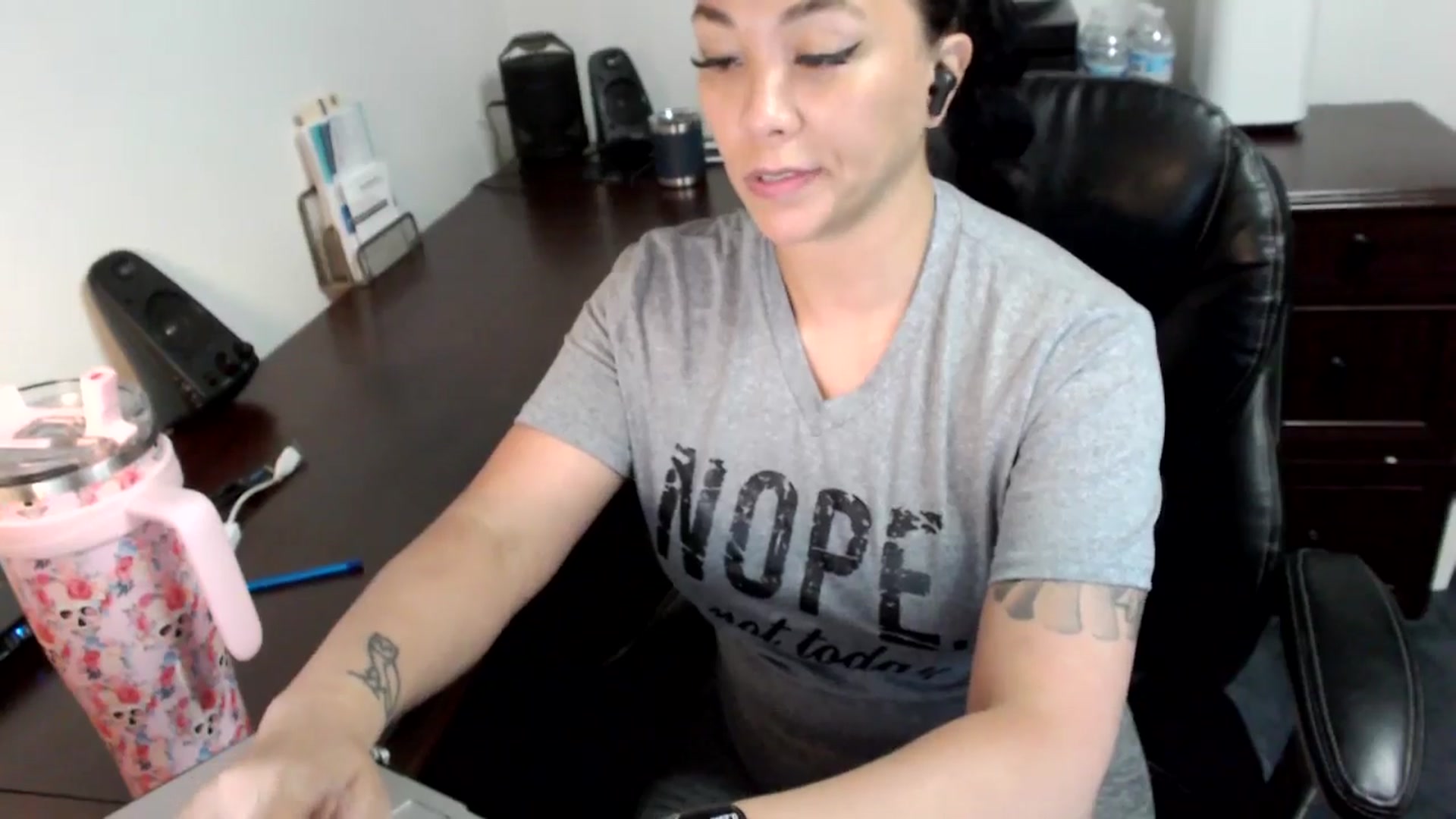 Gallery image thumbnail from MickaylaMoon's myfreecams stream on, 07/02/2024, 16:19 image 8 of 20