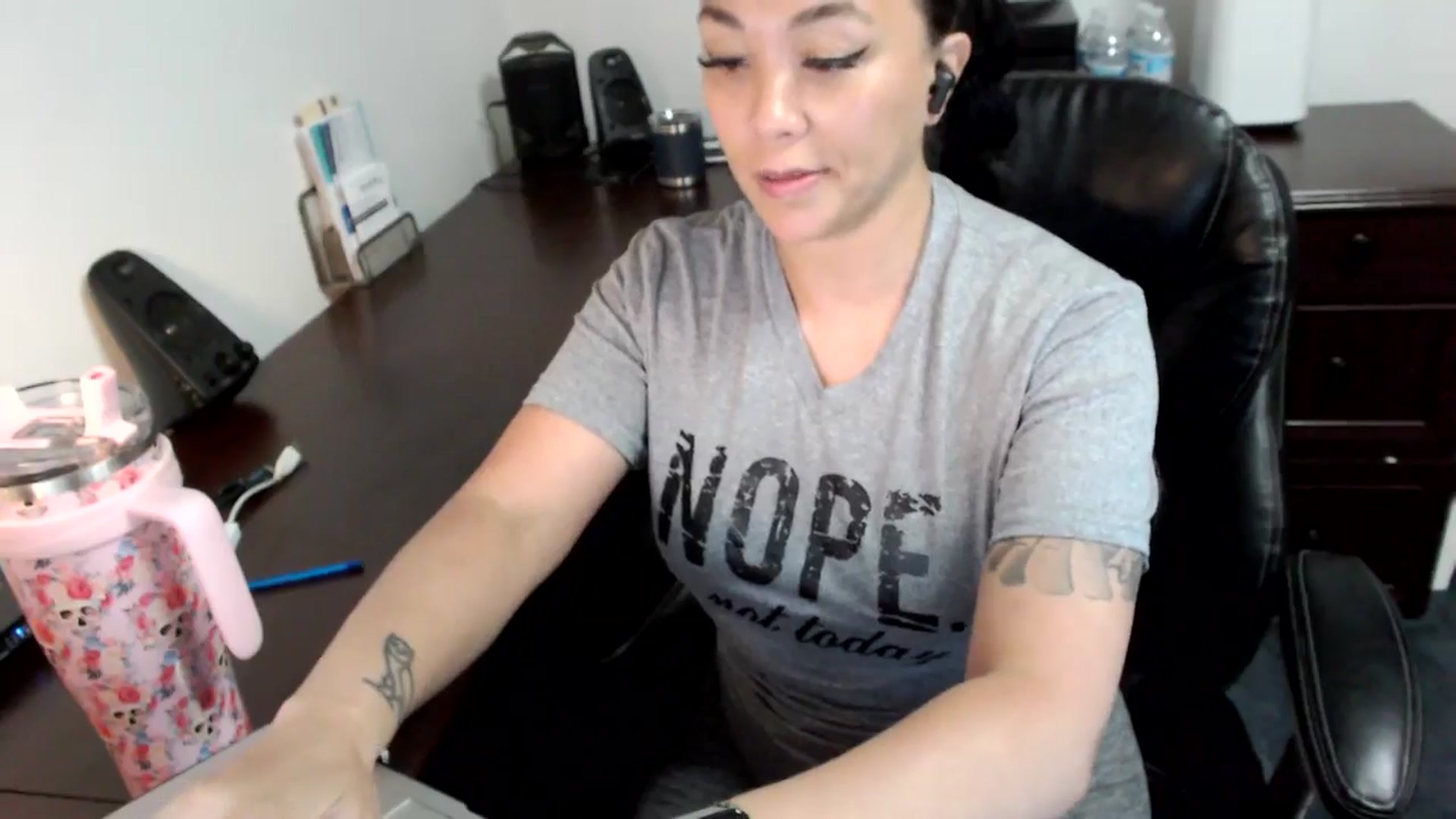 Gallery image thumbnail from MickaylaMoon's myfreecams stream on, 07/02/2024, 16:19 image 9 of 20