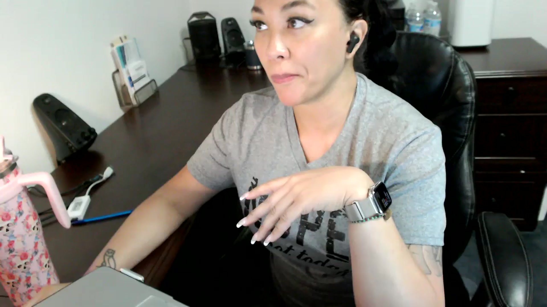 Gallery image thumbnail from MickaylaMoon's myfreecams stream on, 07/02/2024, 16:19 image 1 of 20