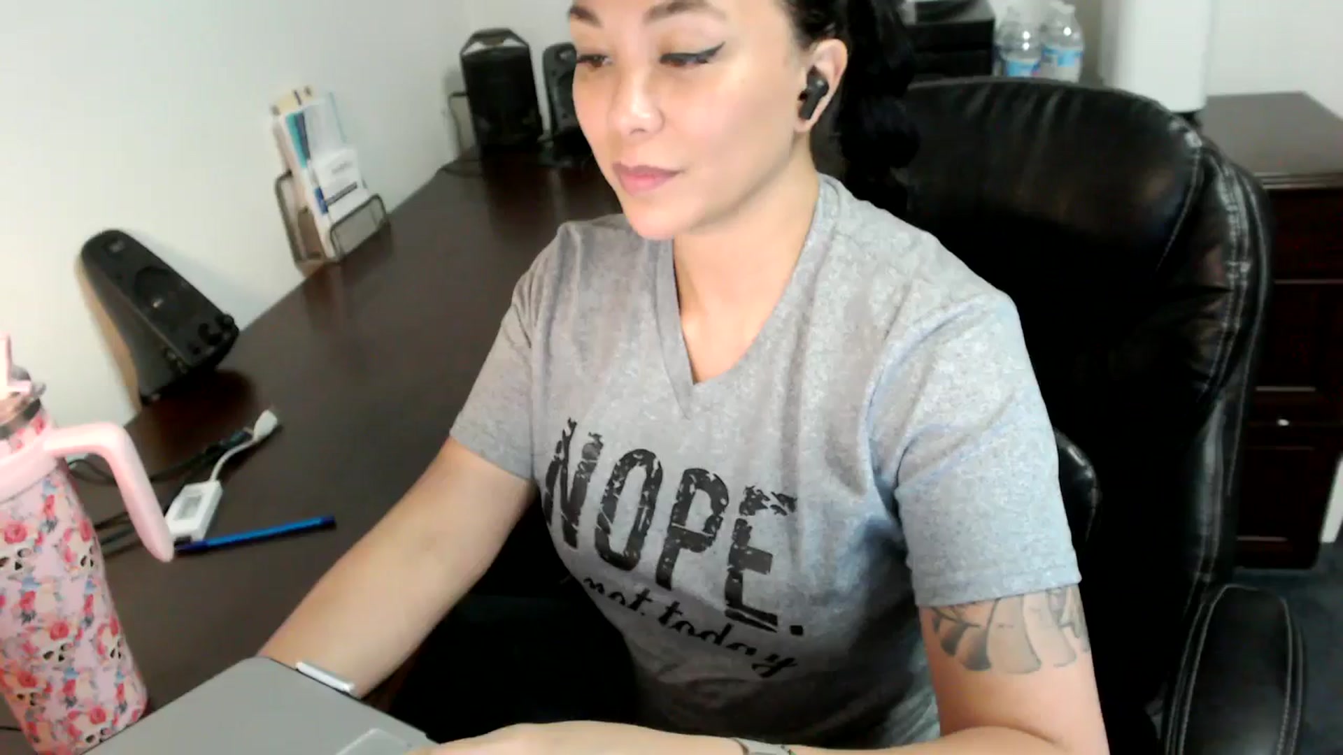 Gallery image thumbnail from MickaylaMoon's myfreecams stream on, 07/02/2024, 16:19 image 2 of 20
