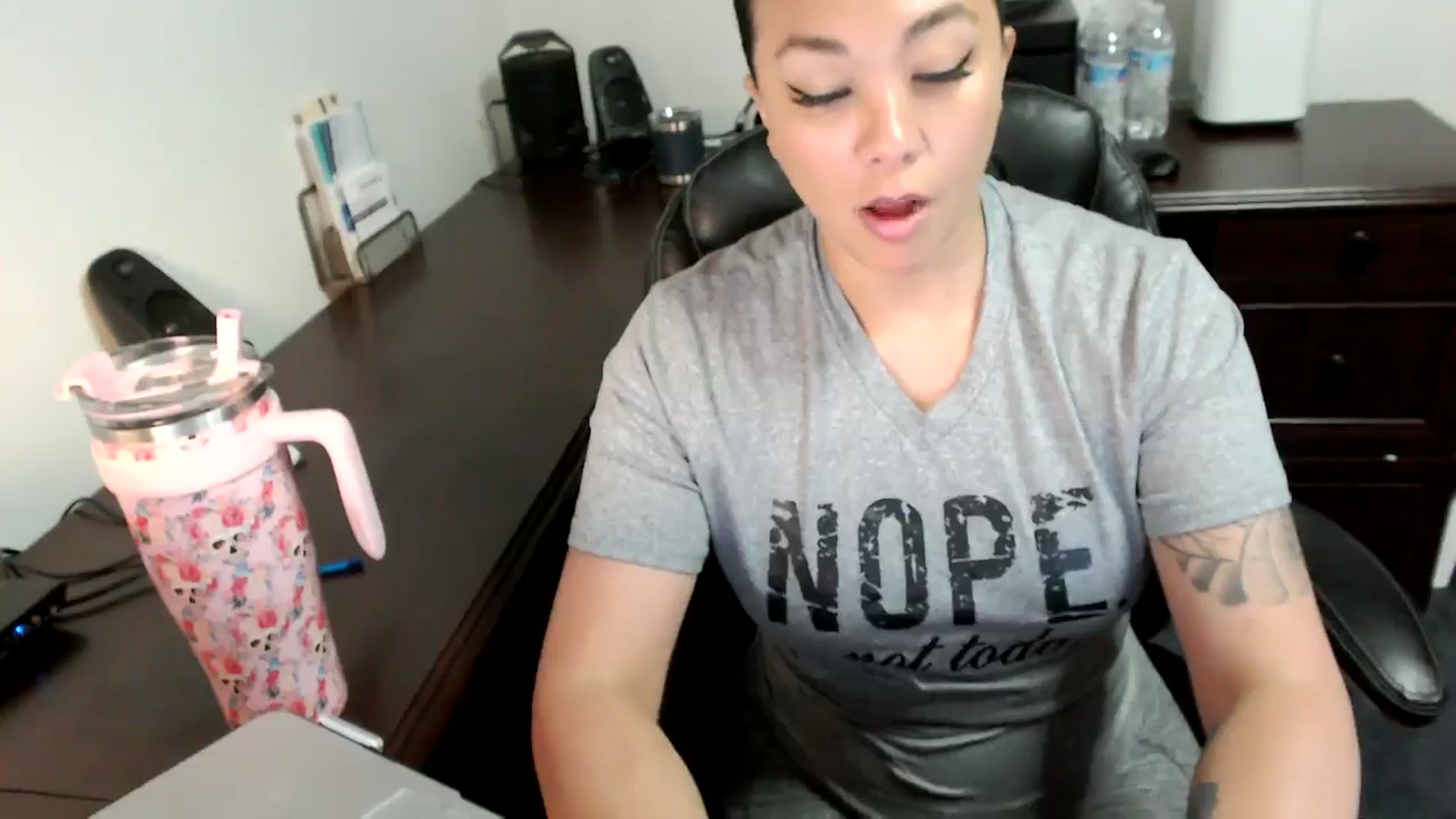 Gallery image thumbnail from MickaylaMoon's myfreecams stream on, 07/02/2024, 16:19 image 17 of 20