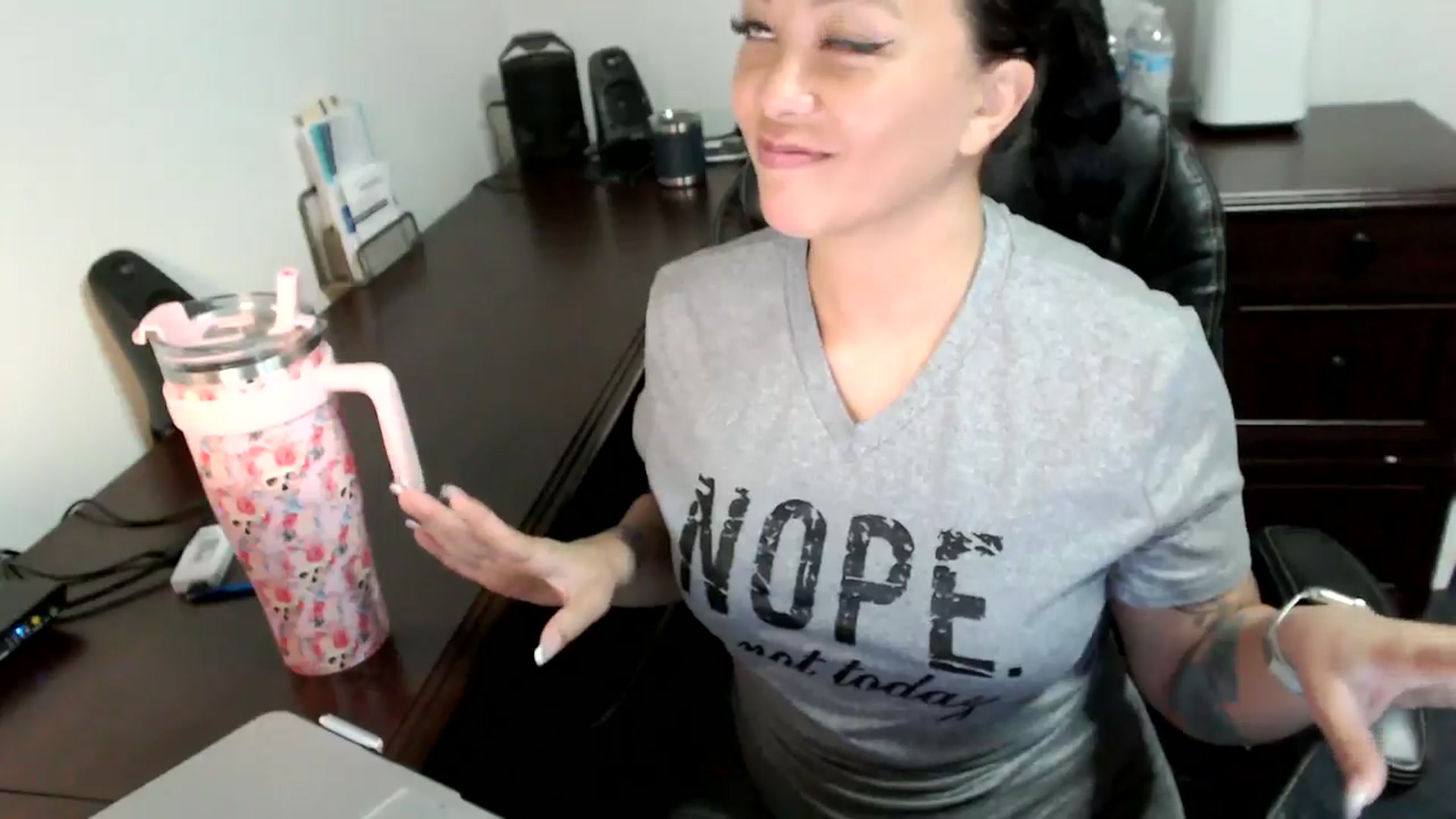 Gallery image thumbnail from MickaylaMoon's myfreecams stream on, 07/02/2024, 16:19 image 16 of 20
