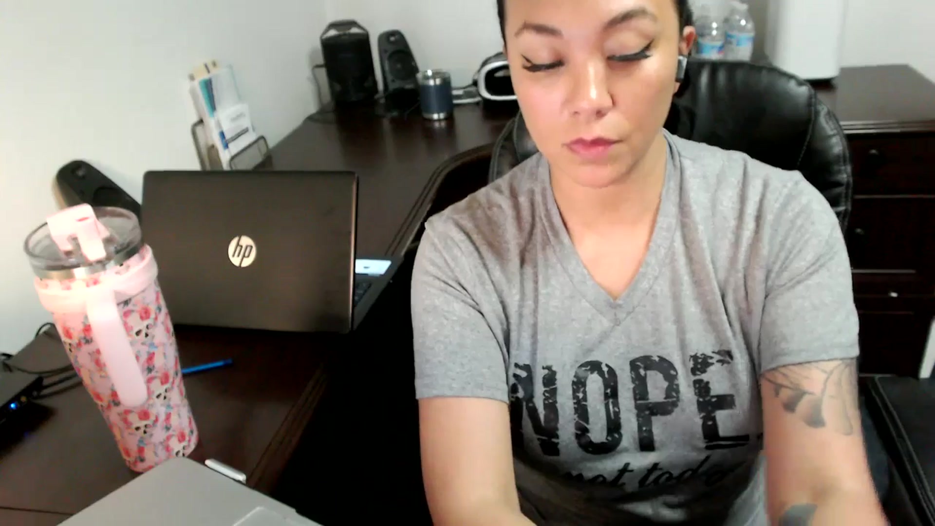 Gallery image thumbnail from MickaylaMoon's myfreecams stream on, 07/02/2024, 17:43 image 10 of 20