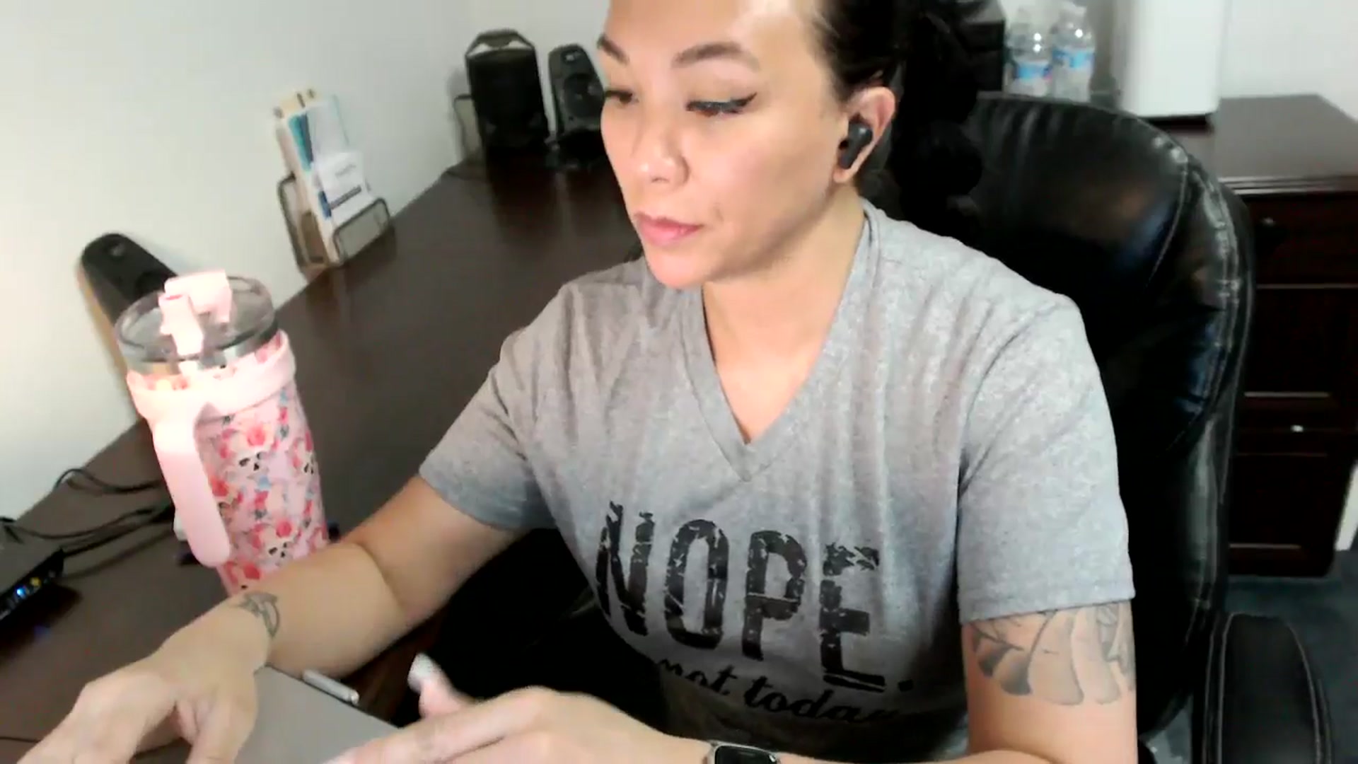 Gallery image thumbnail from MickaylaMoon's myfreecams stream on, 07/02/2024, 17:43 image 19 of 20