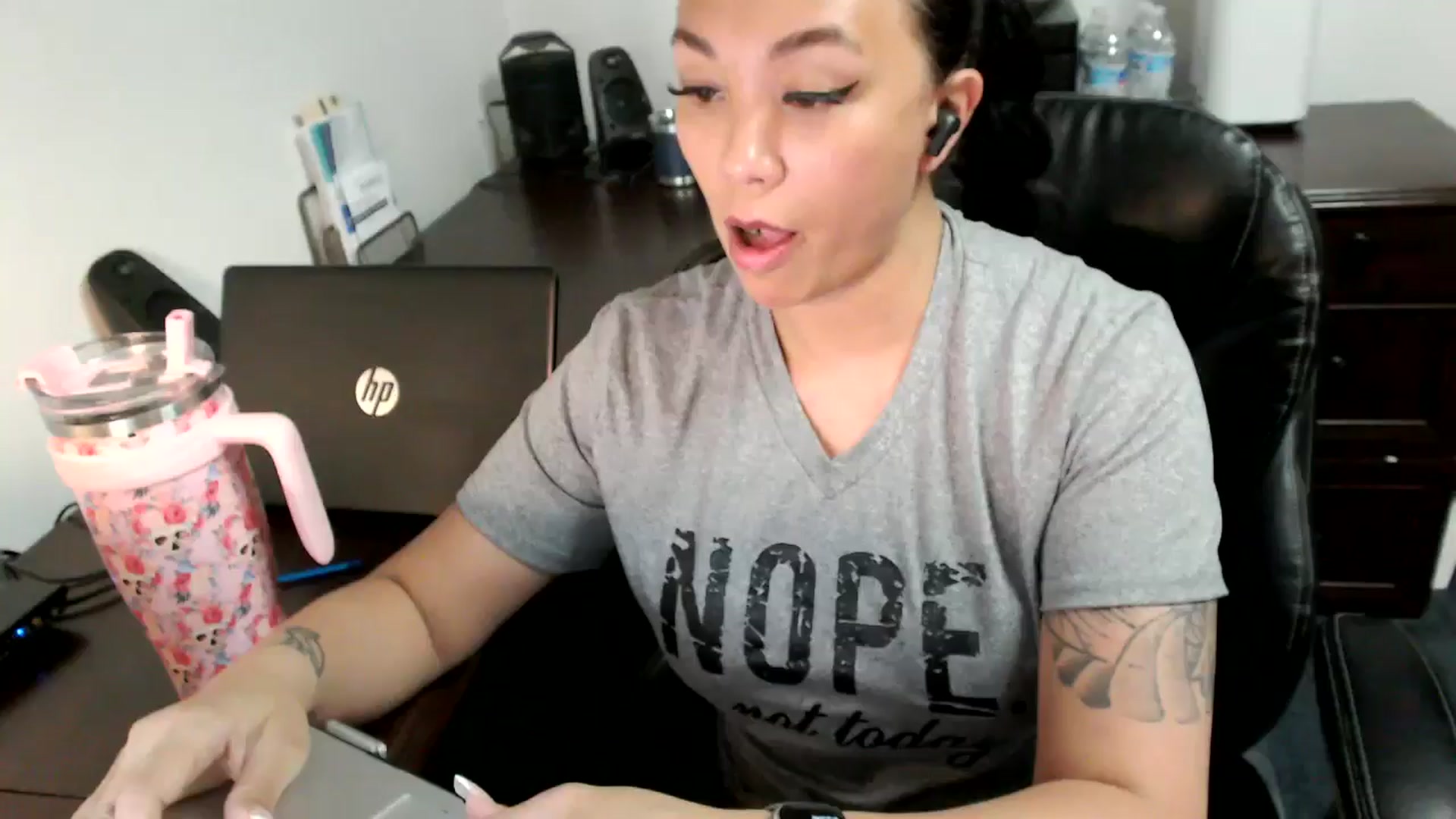 Gallery image thumbnail from MickaylaMoon's myfreecams stream on, 07/02/2024, 17:43 image 8 of 20
