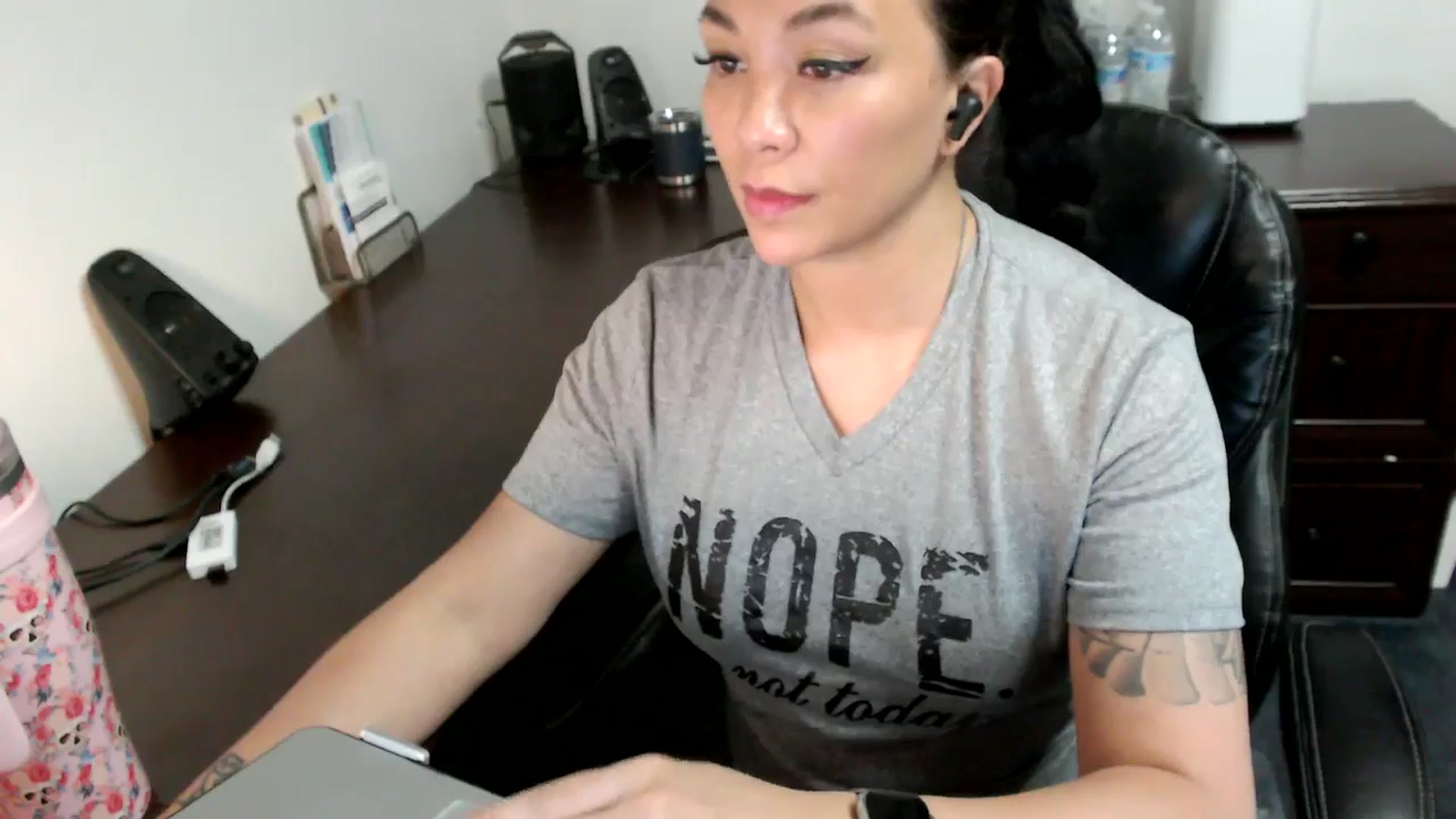 Gallery image thumbnail from MickaylaMoon's myfreecams stream on, 07/02/2024, 20:23 image 6 of 20