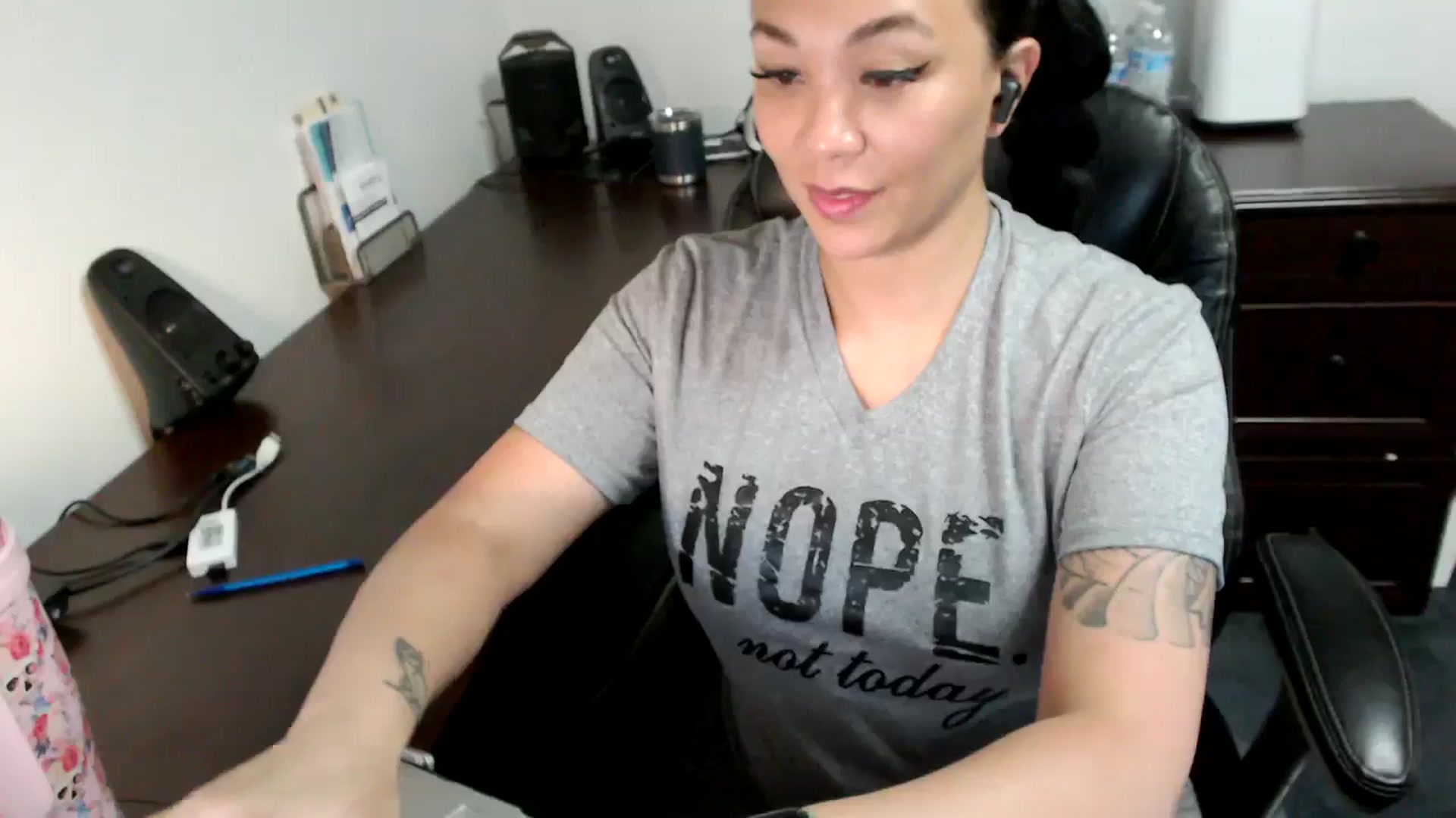 Gallery image thumbnail from MickaylaMoon's myfreecams stream on, 07/02/2024, 20:23 image 4 of 20