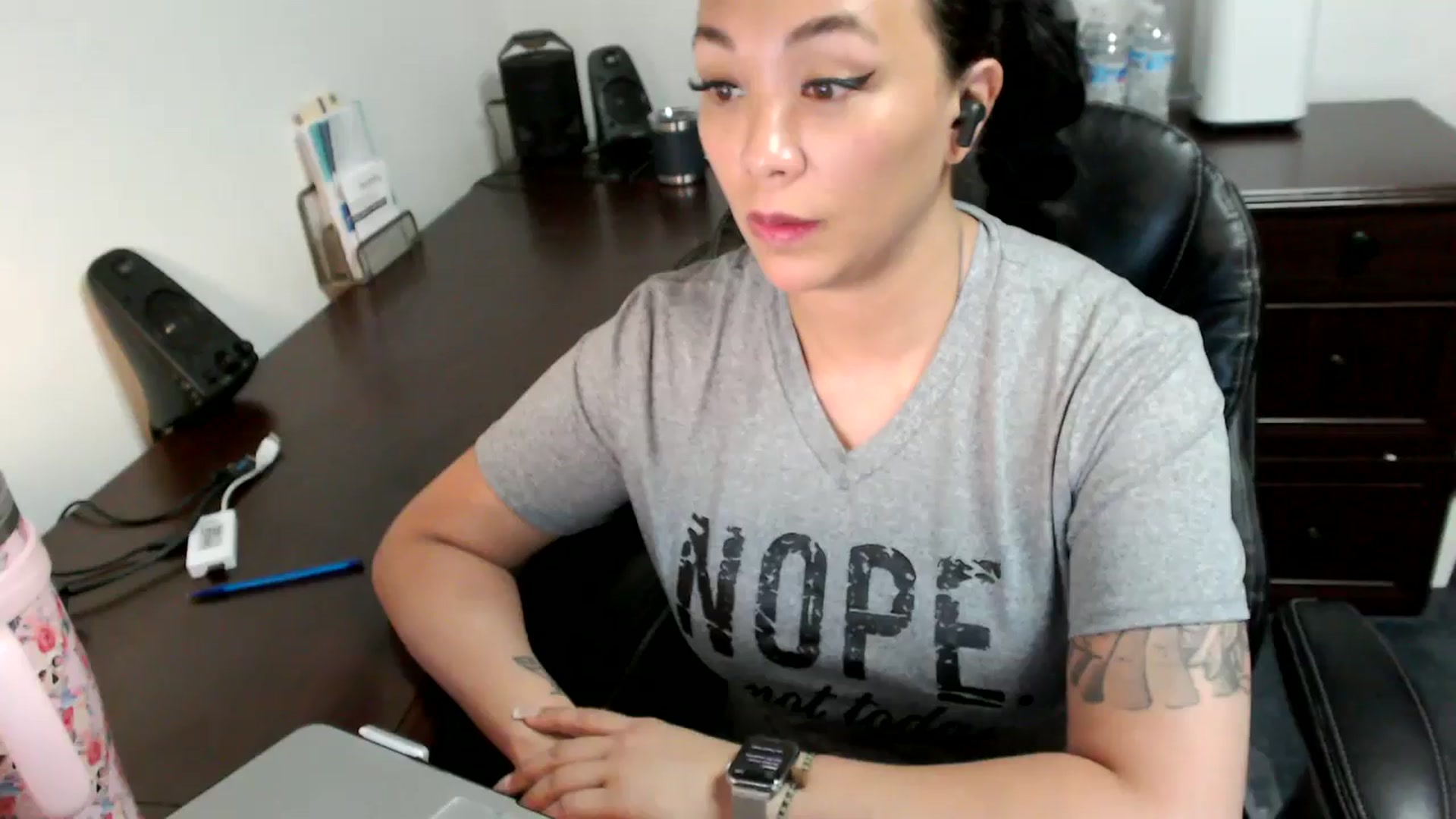 Gallery image thumbnail from MickaylaMoon's myfreecams stream on, 07/02/2024, 20:23 image 3 of 20